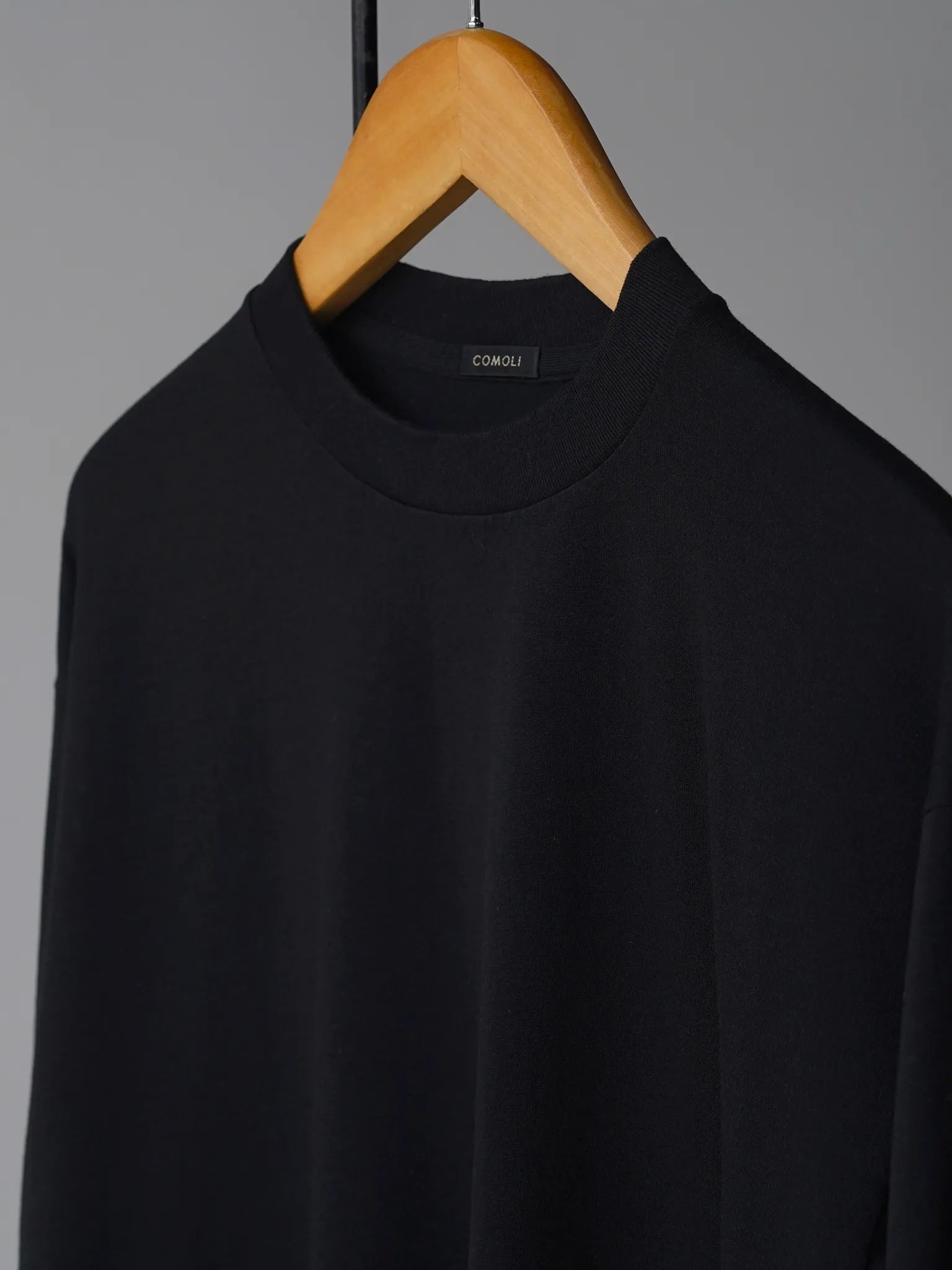 comoli-コットンカシミヤ-長袖tシャツ-black-3
