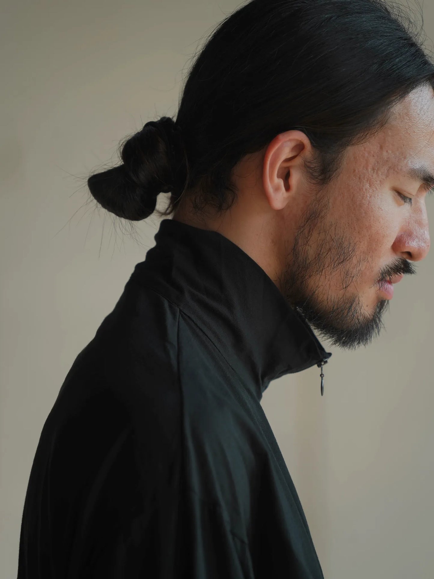 COMOLI | THINコットン ジップジャケット BLACK