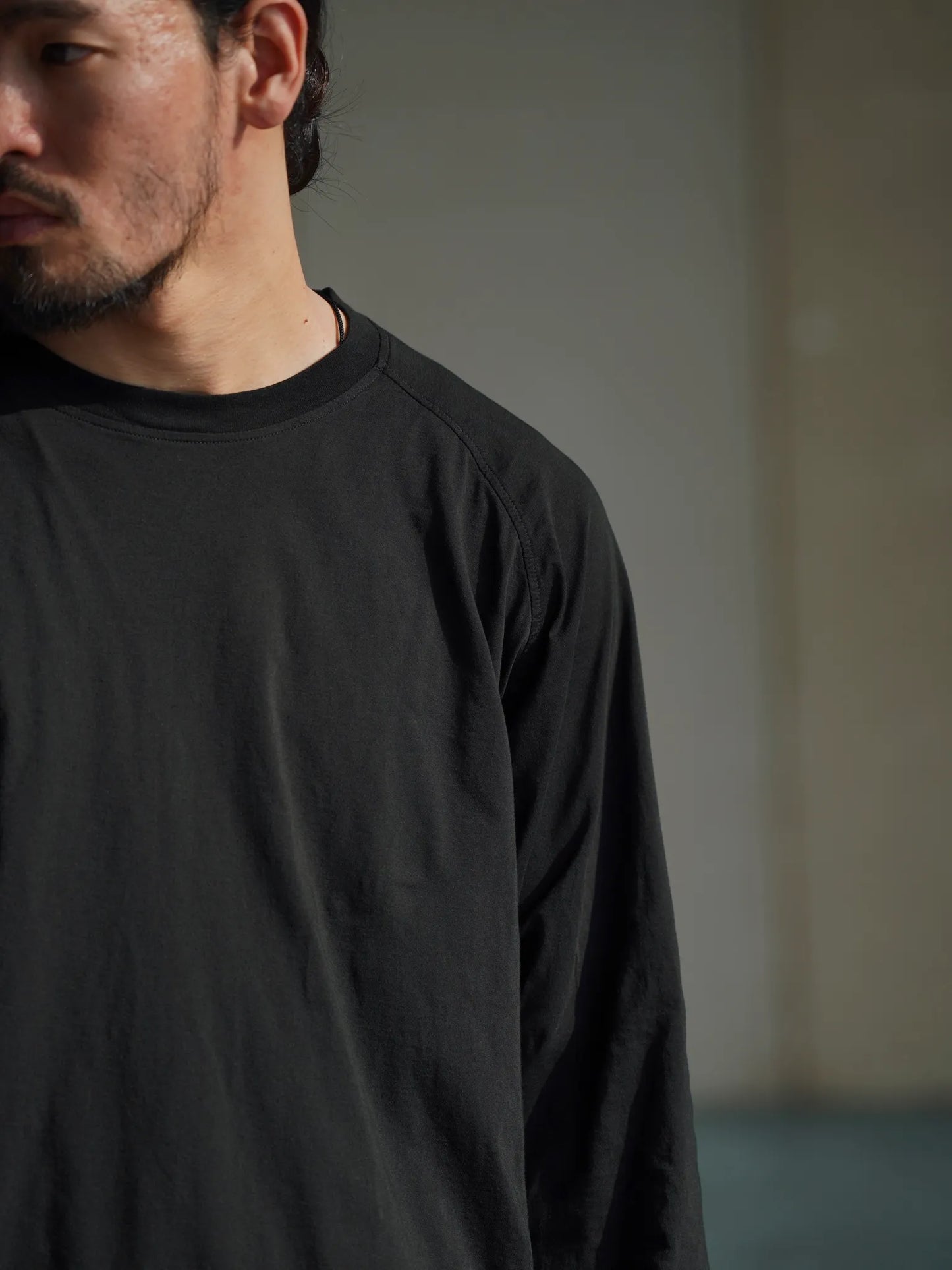 COMOLI | THINコットン クルーネック BLACK