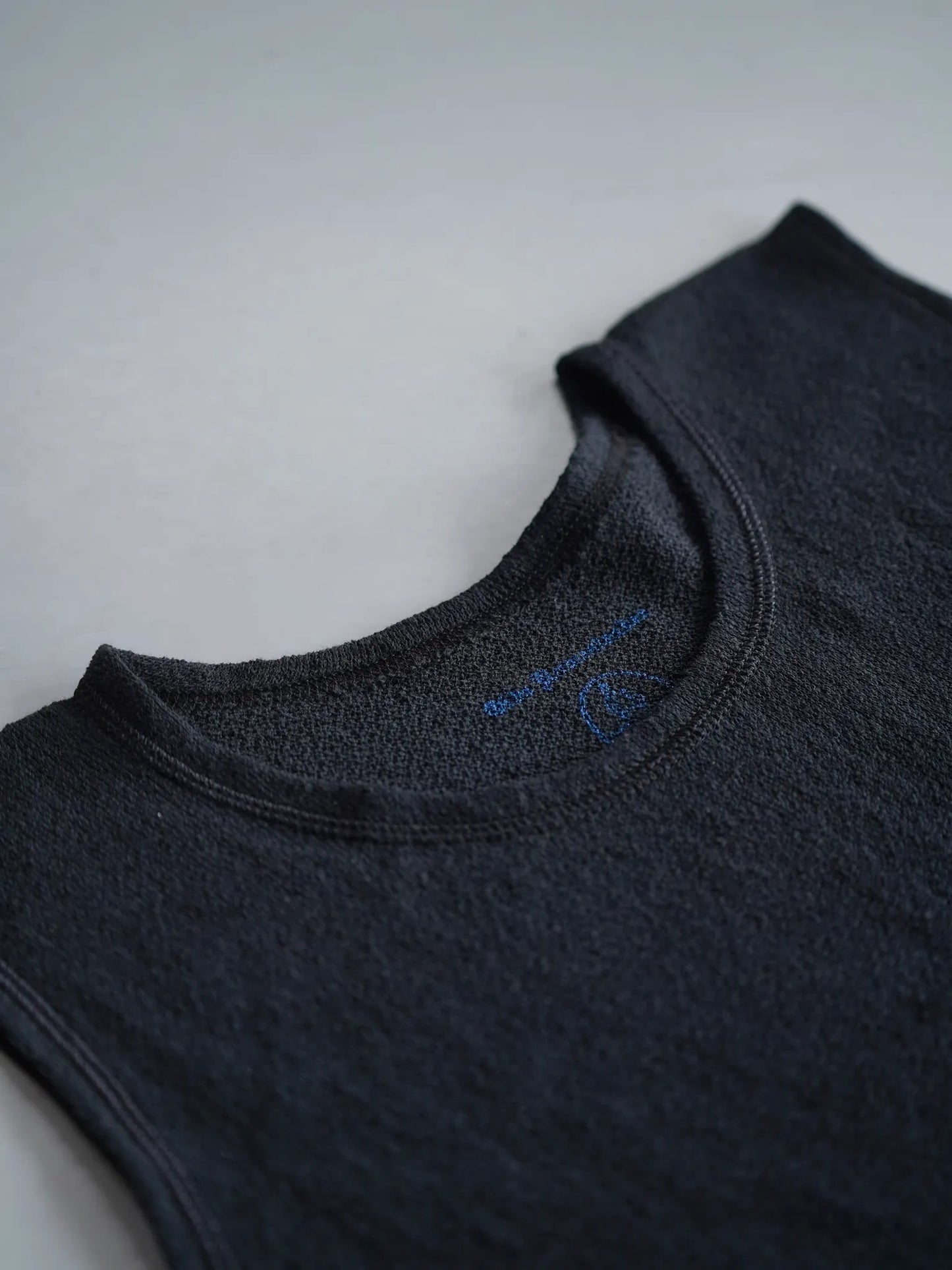 OLDE HOMESTEADER YOUTH | [BACK CREPE JERSEY] SLEEVELESS BLACK