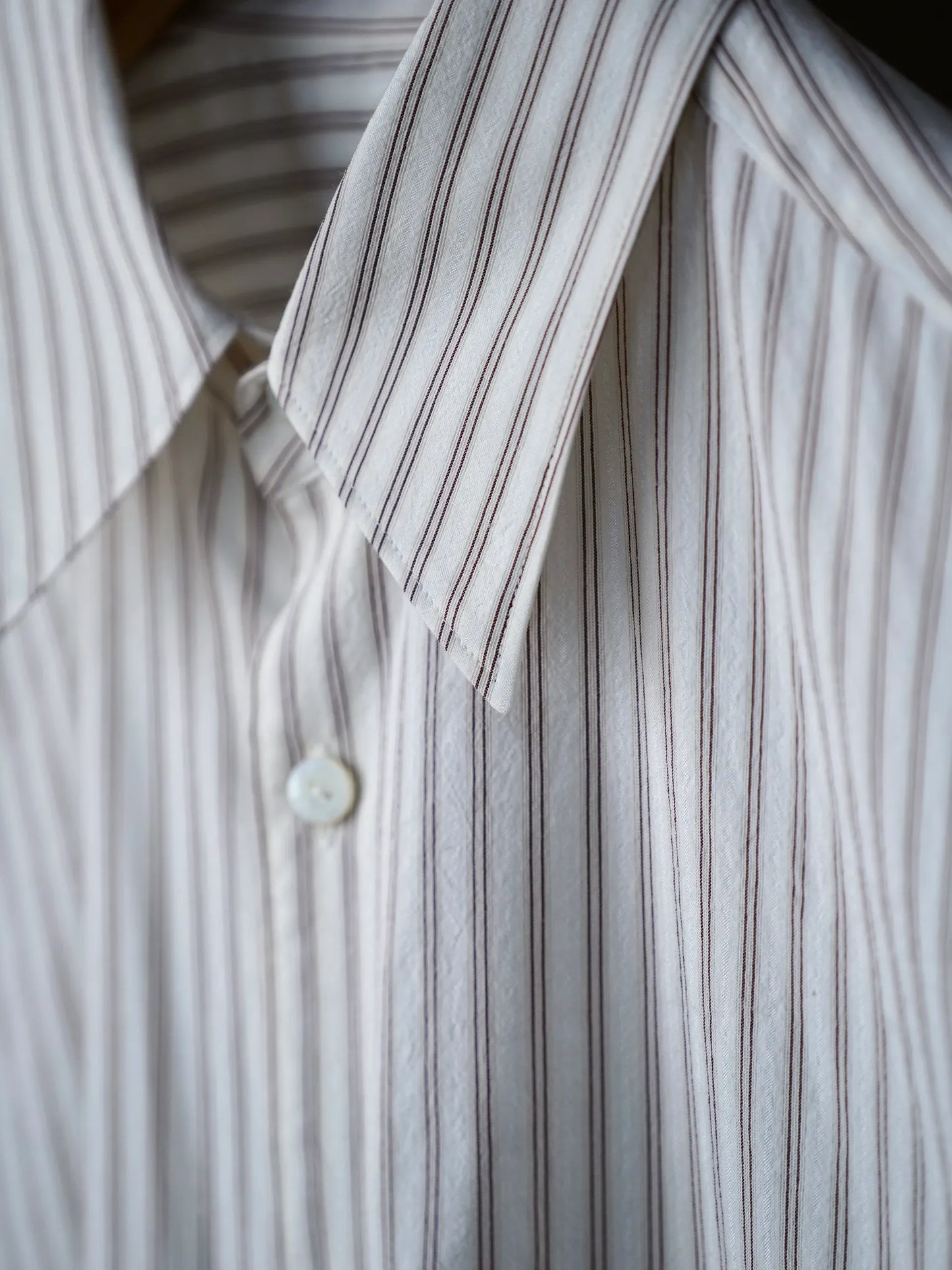 IRENISA | REGULAR COLLAR RELUX-FIT SHIRT BROWN STRIPE
