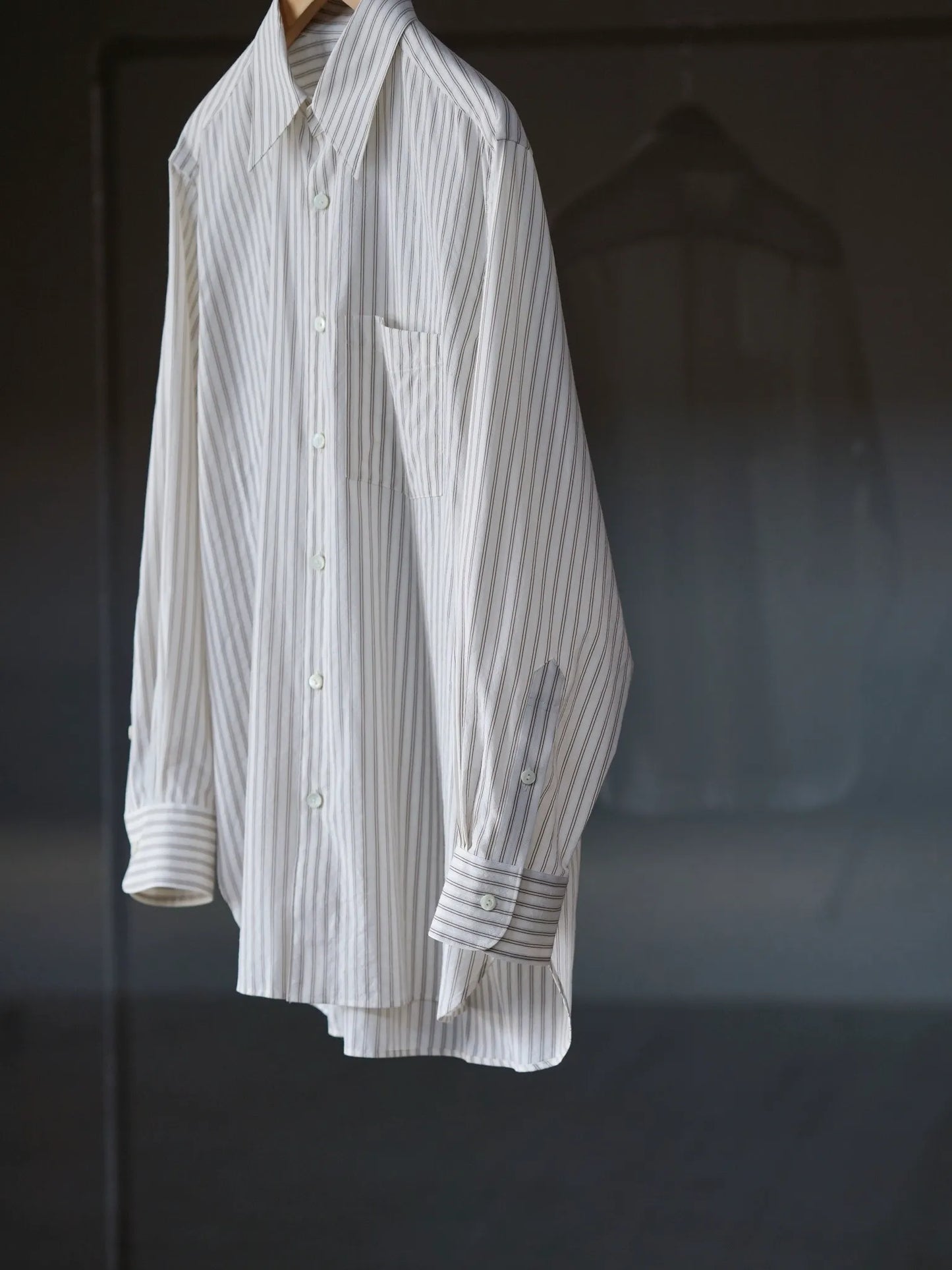 IRENISA | REGULAR COLLAR RELUX-FIT SHIRT BROWN STRIPE