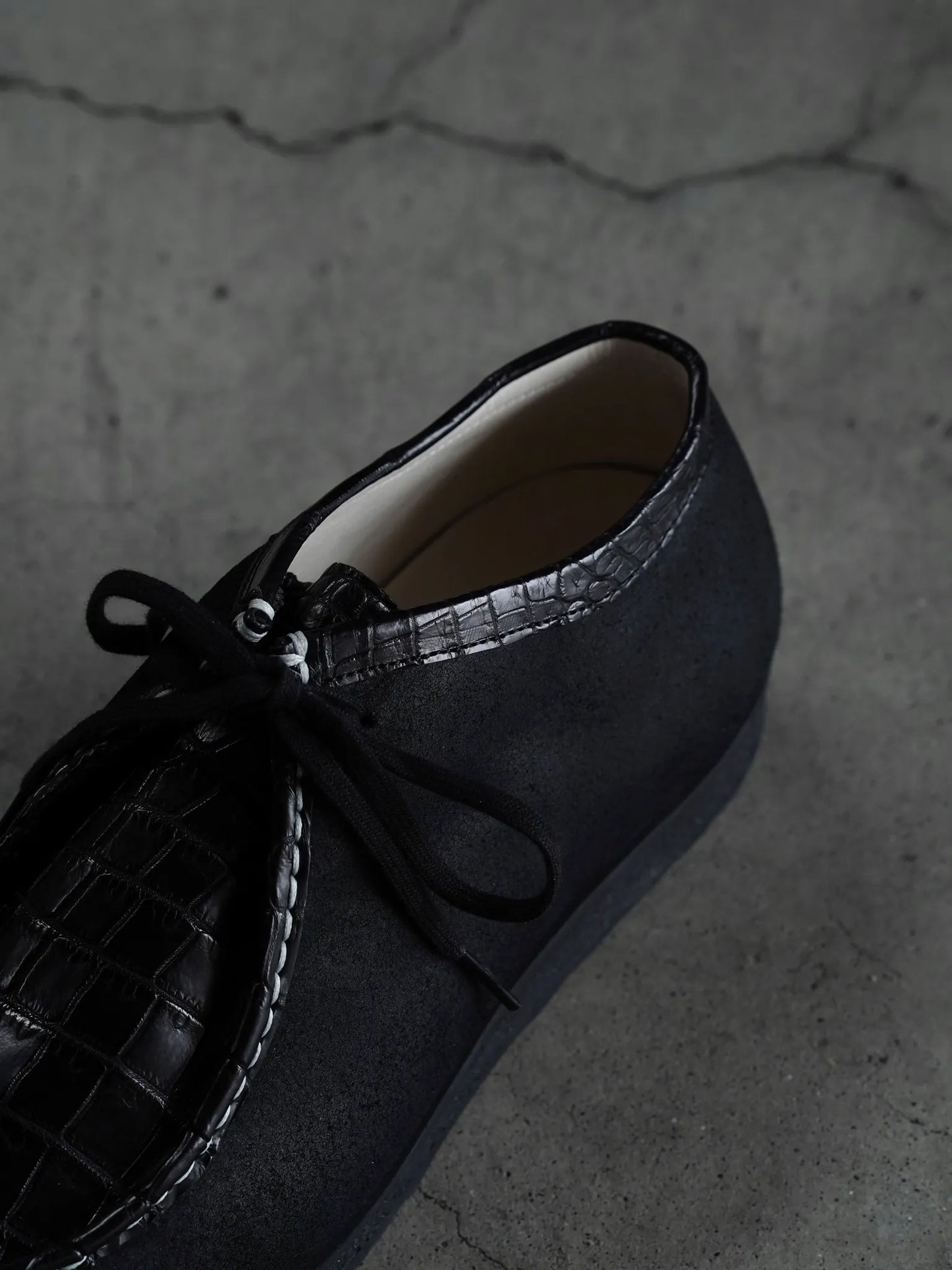 PETROSOLAUM | Tyrolean [Crocodile×Horse reverse] black