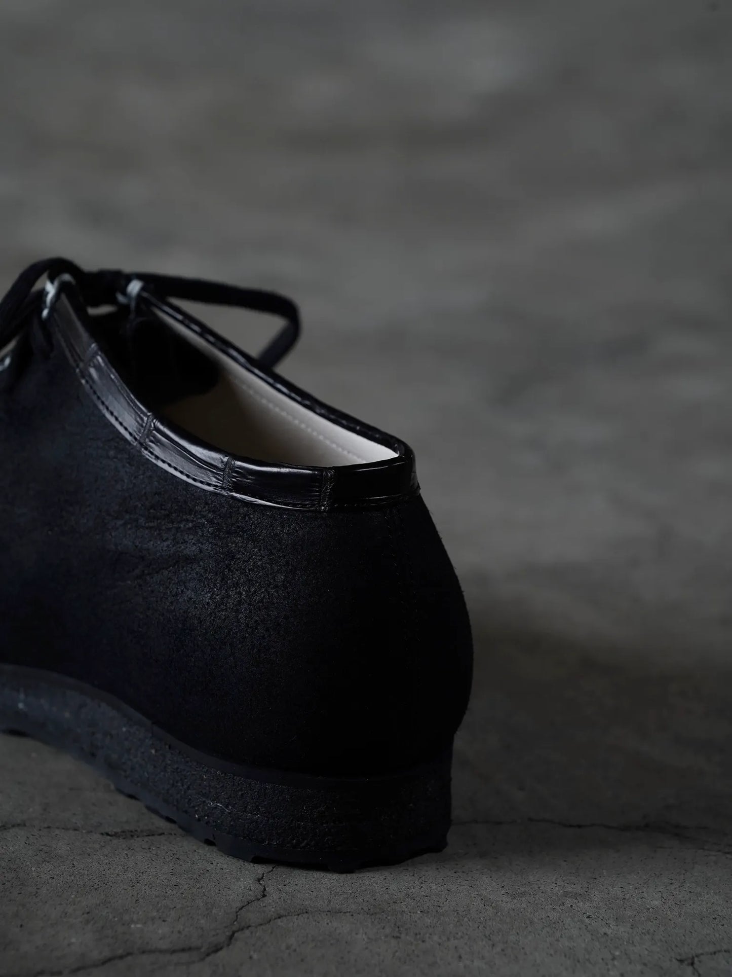 PETROSOLAUM | Tyrolean [Crocodile×Horse reverse] black
