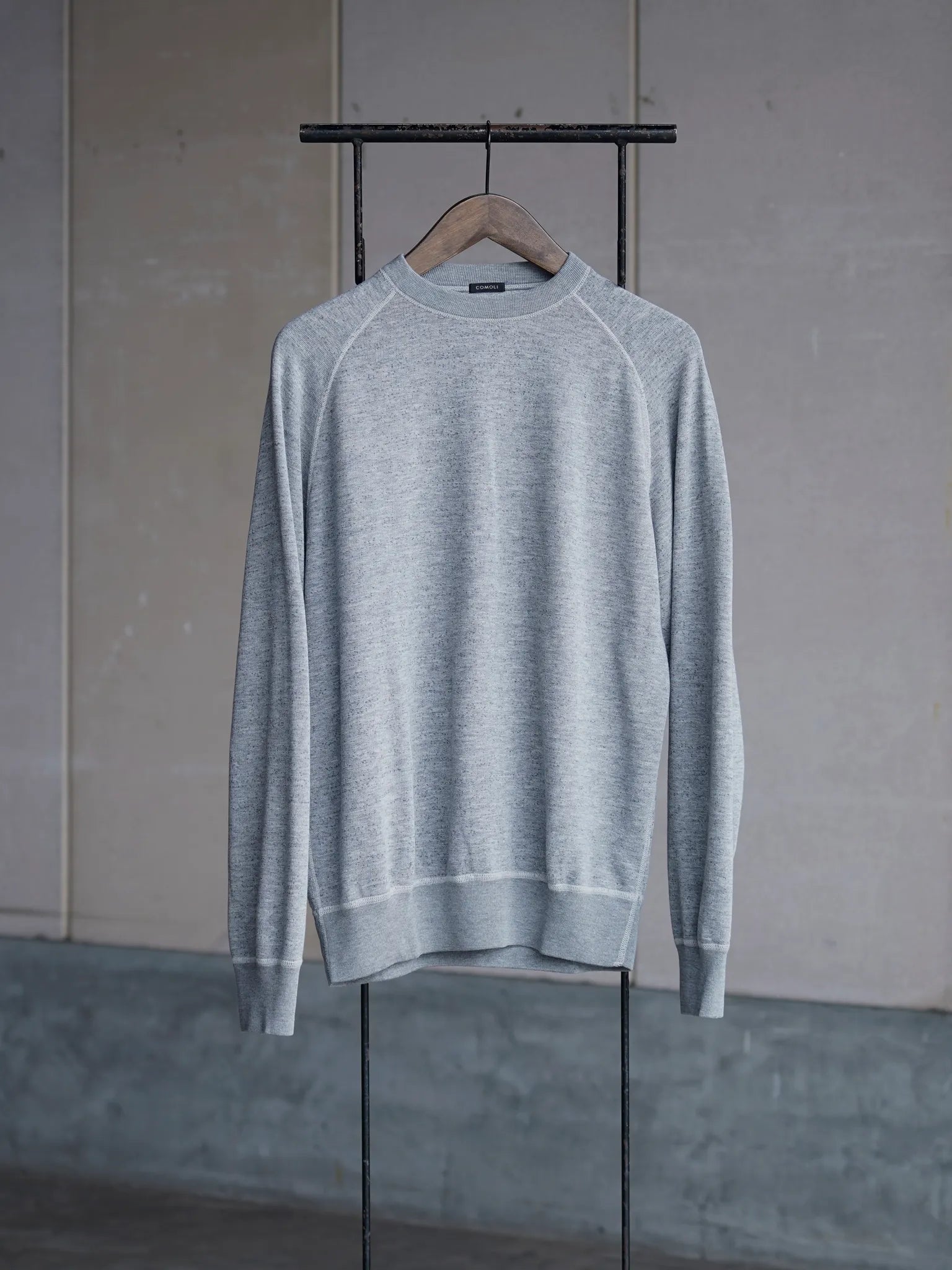 comoli-グレー裏毛-クルーネック-gray-1
