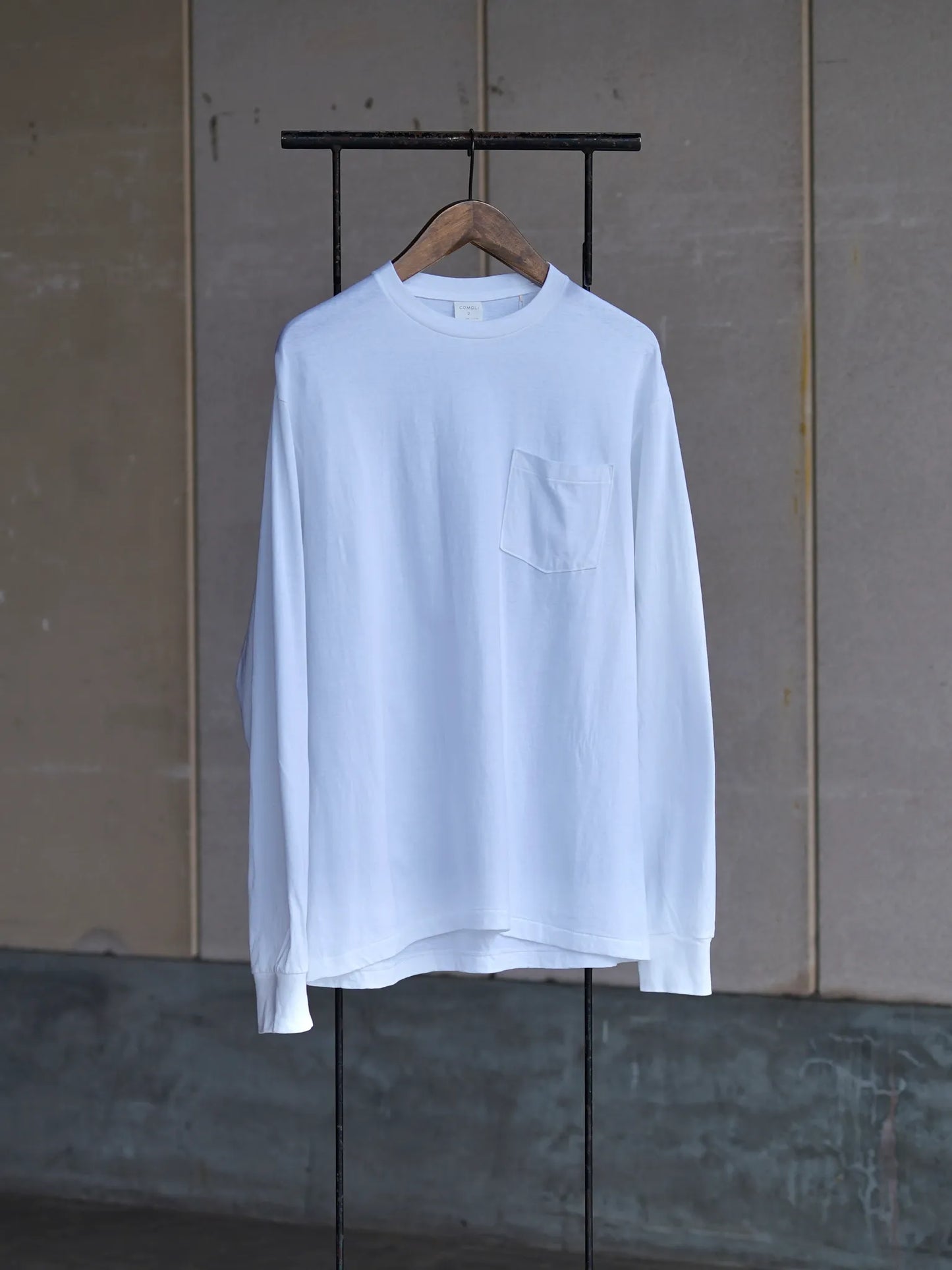 comoli-サープラス-長袖tシャツ-white-1