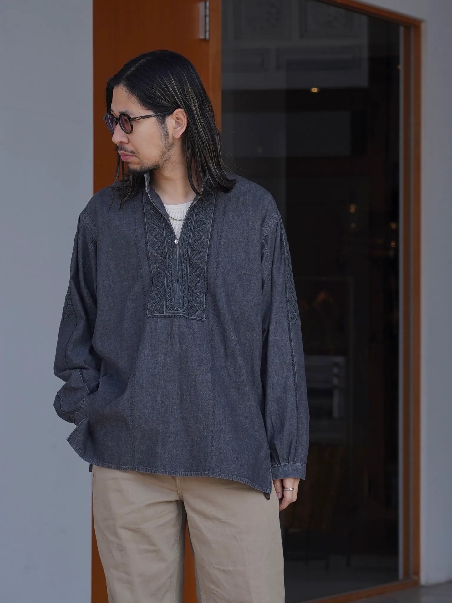 SARTO | [COTTON CHAMBRAY] EMBROIDERY SKIPPER SHIRT WASHED BLACK