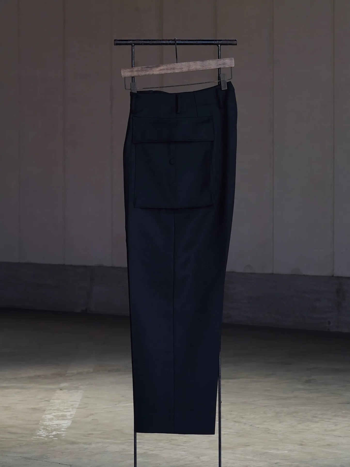 SARTO | CARGO PANTS [DRY WOOL TWILL] BLACK