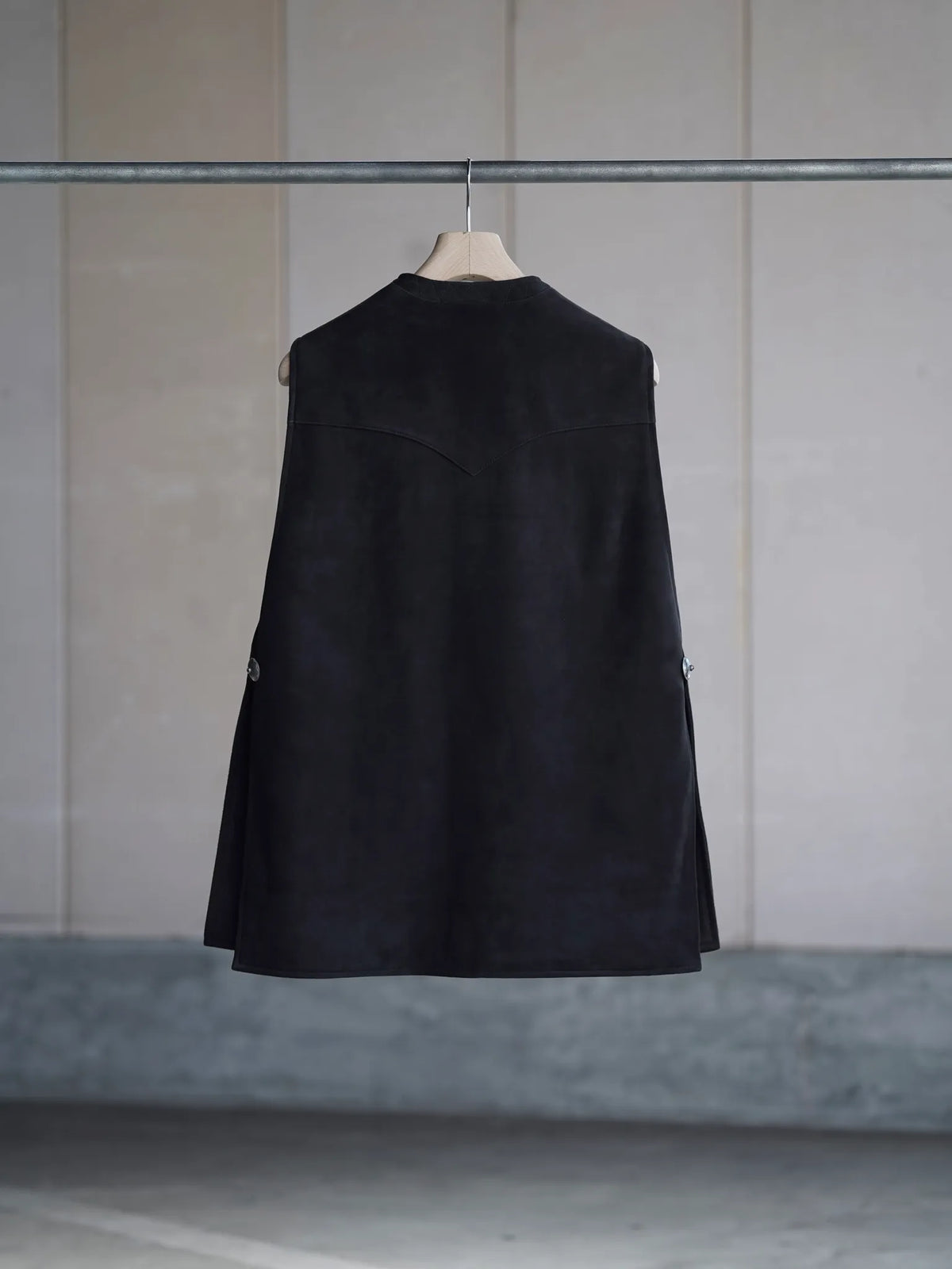 sarto-mongolian-lamb-suede-reversible-vest-ebony-2