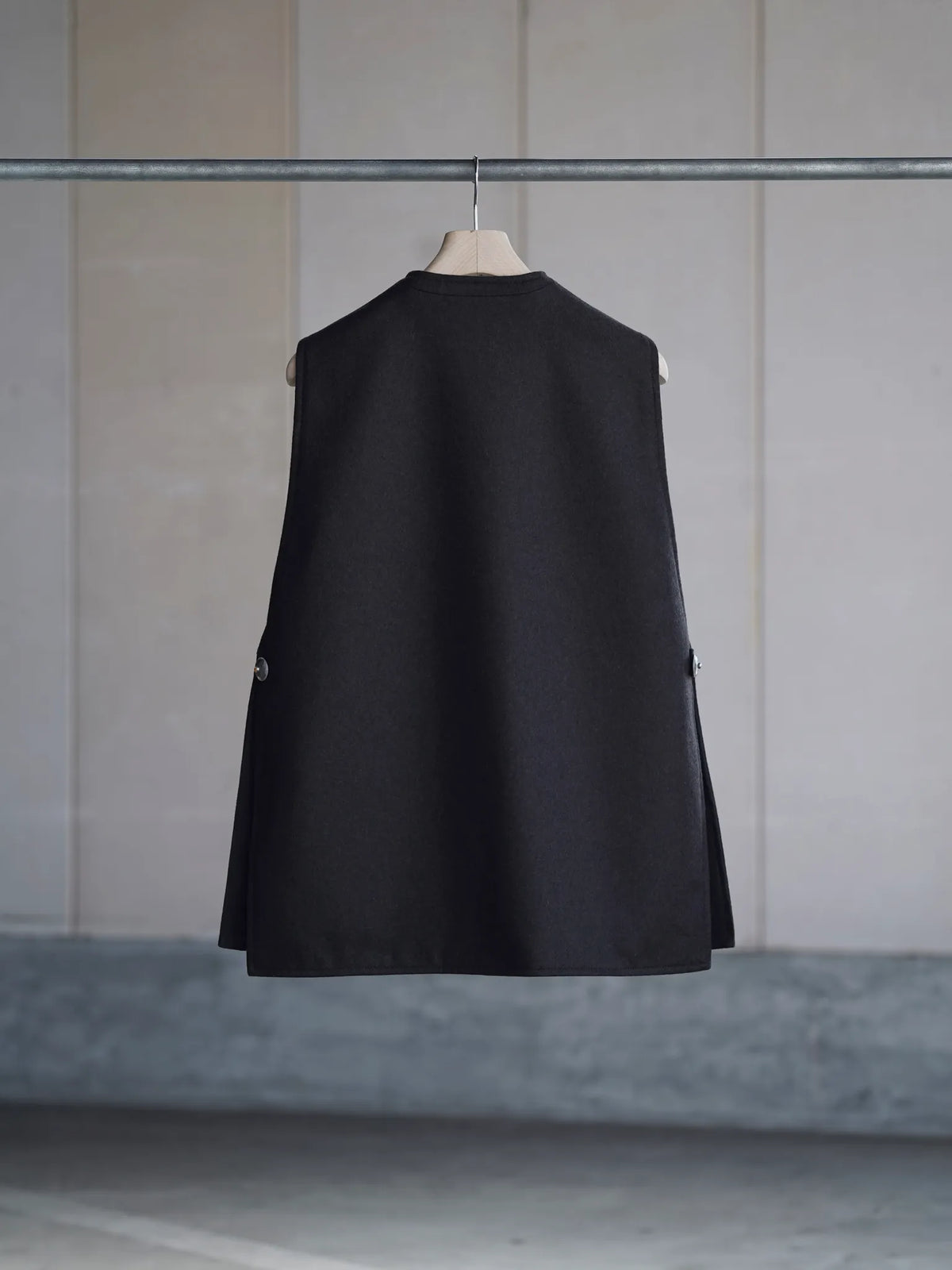sarto-mongolian-lamb-suede-reversible-vest-ebony-3
