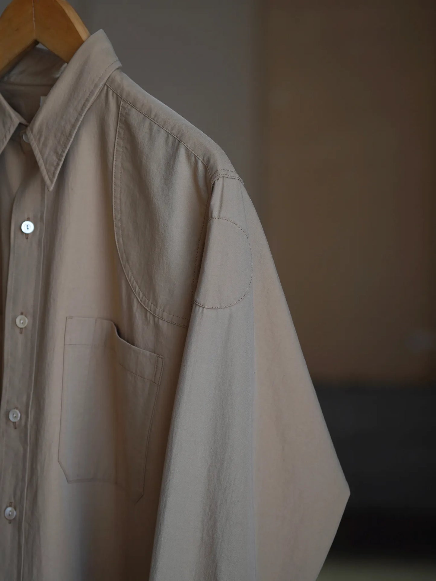 T.T | LOT.120 LETTER CARRIER SHIRT BEIGE