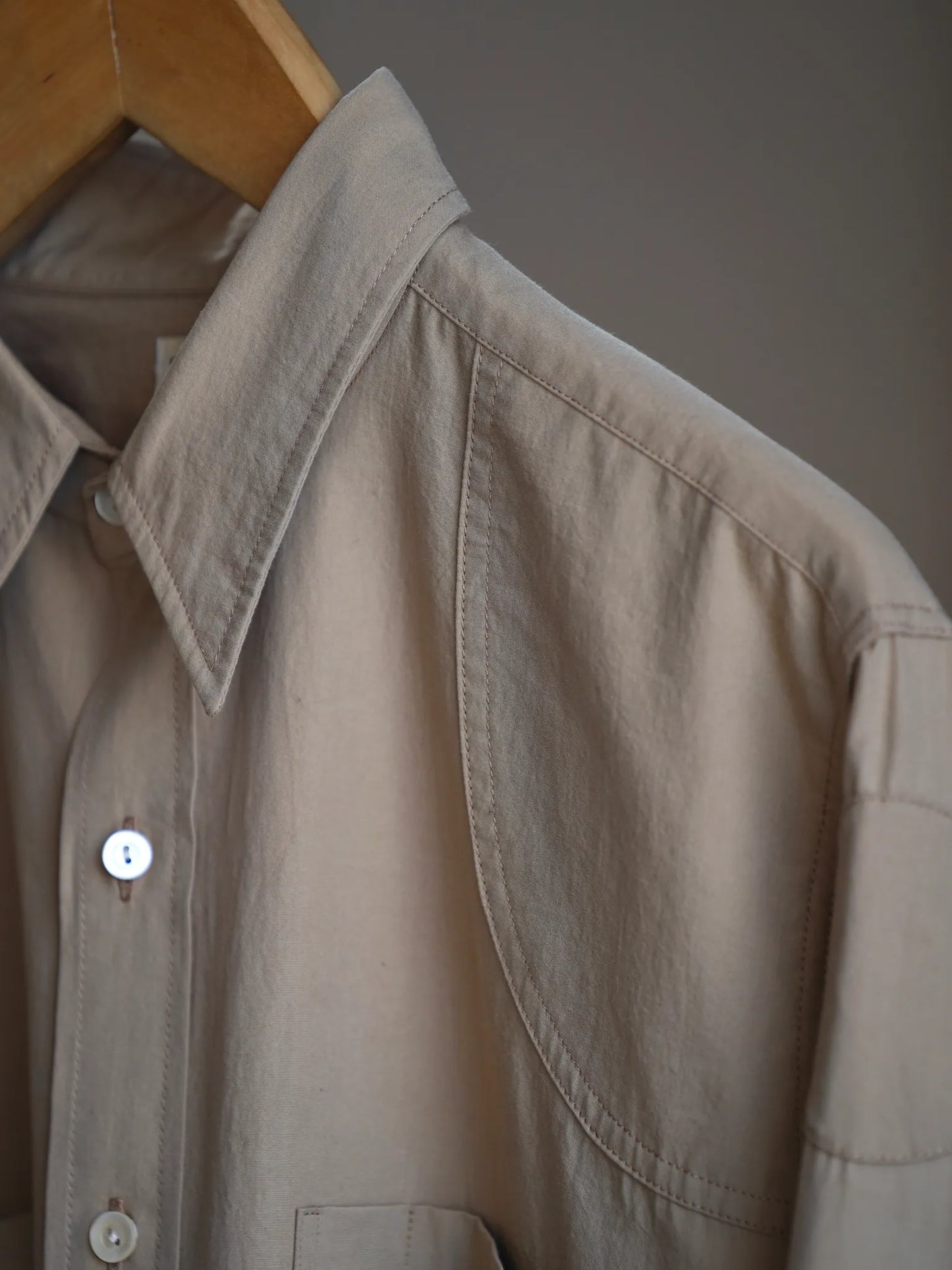 T.T | LOT.120 LETTER CARRIER SHIRT BEIGE