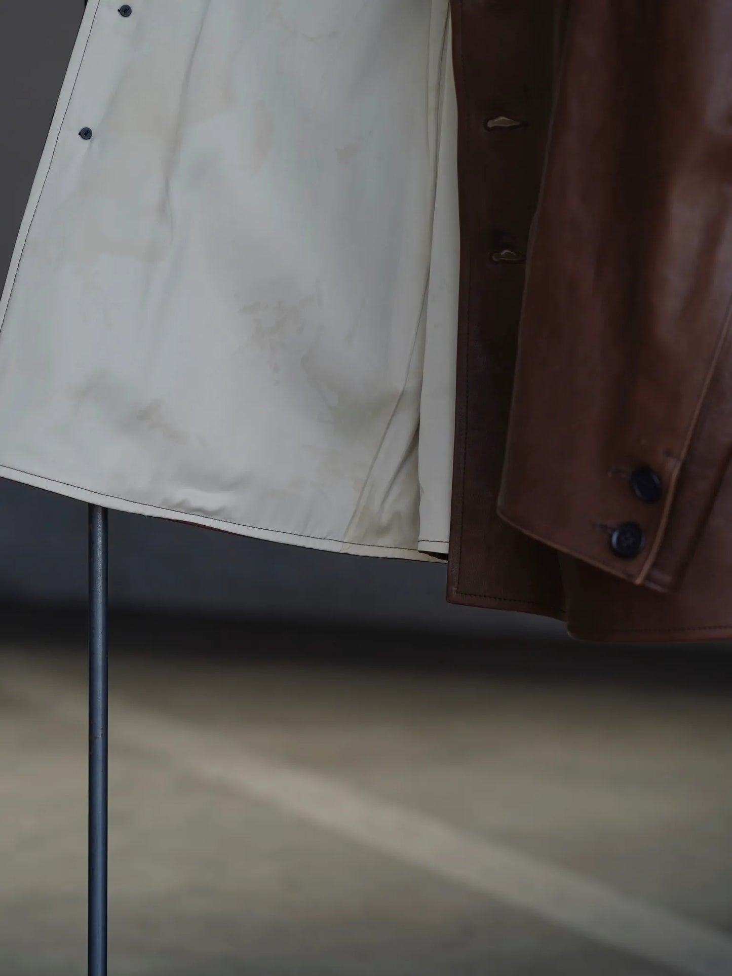 TT | SACK LEATHER COAT Mud Dyed Brown