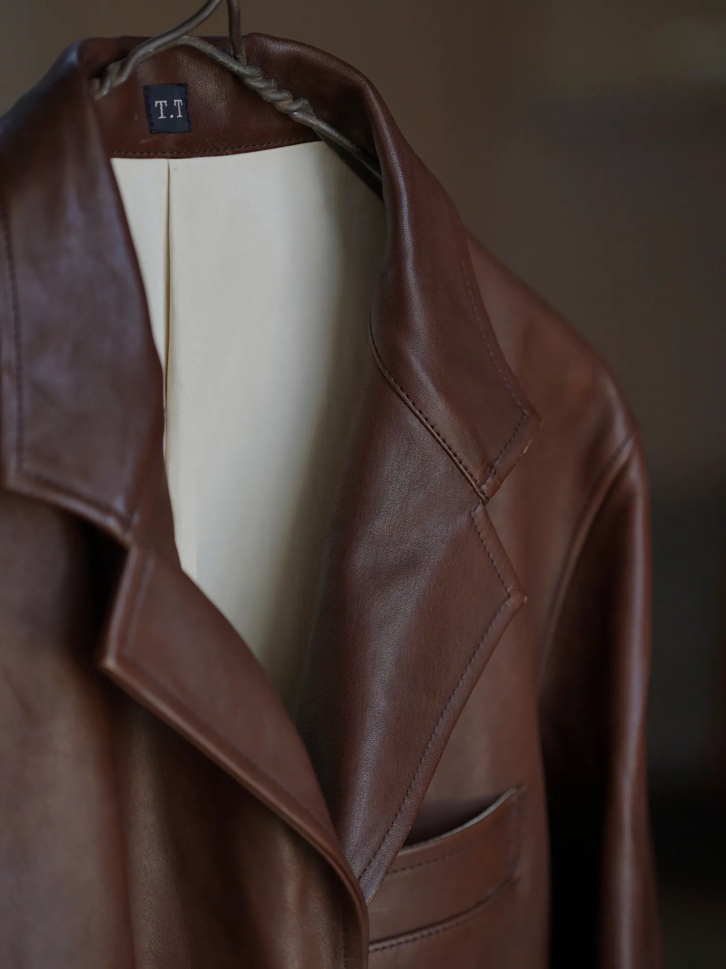 TT | SACK LEATHER COAT Mud Dyed Brown