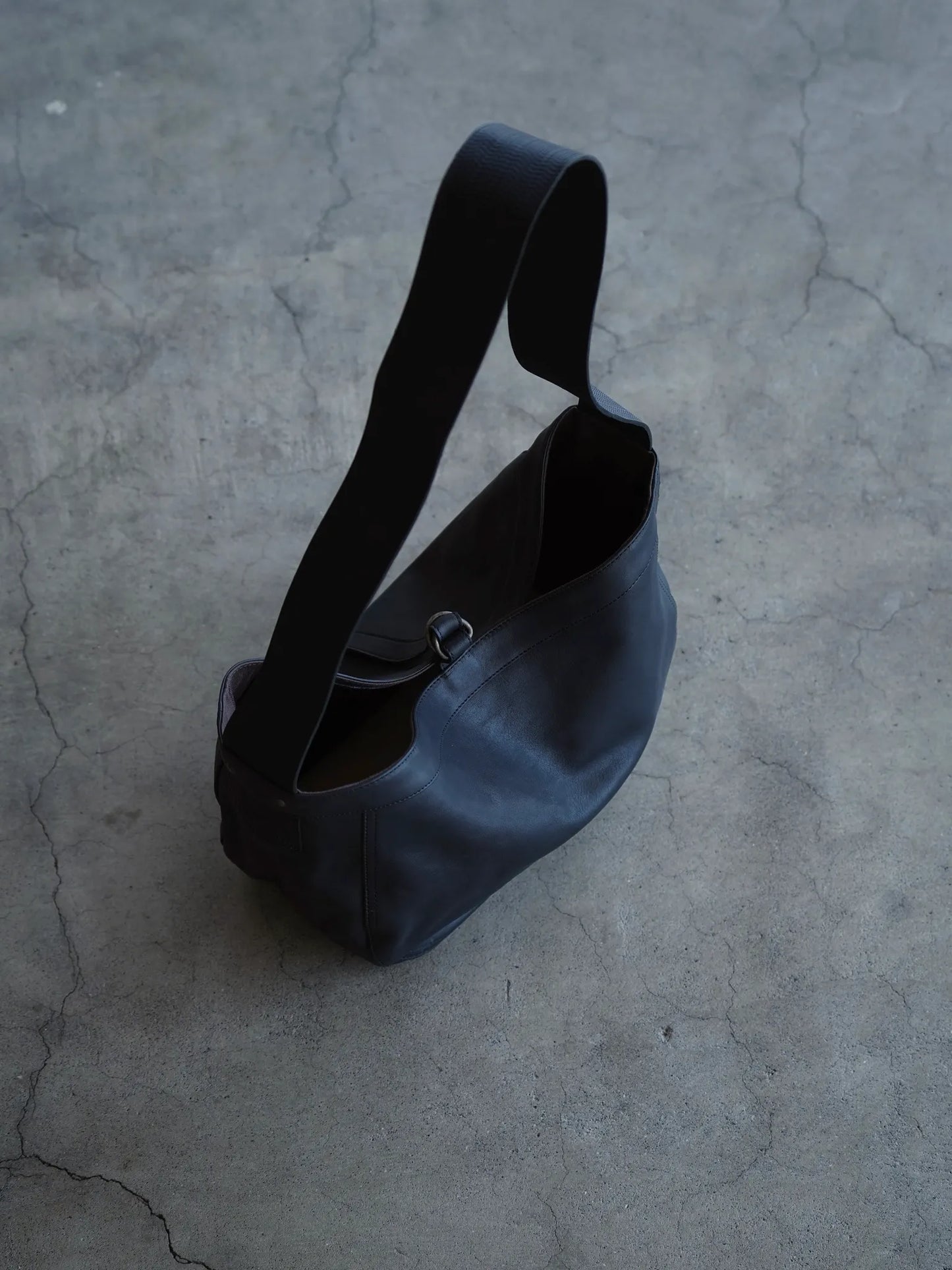 T.T | LOT.018 NEWSBOY BAG SMALL  Black Leather