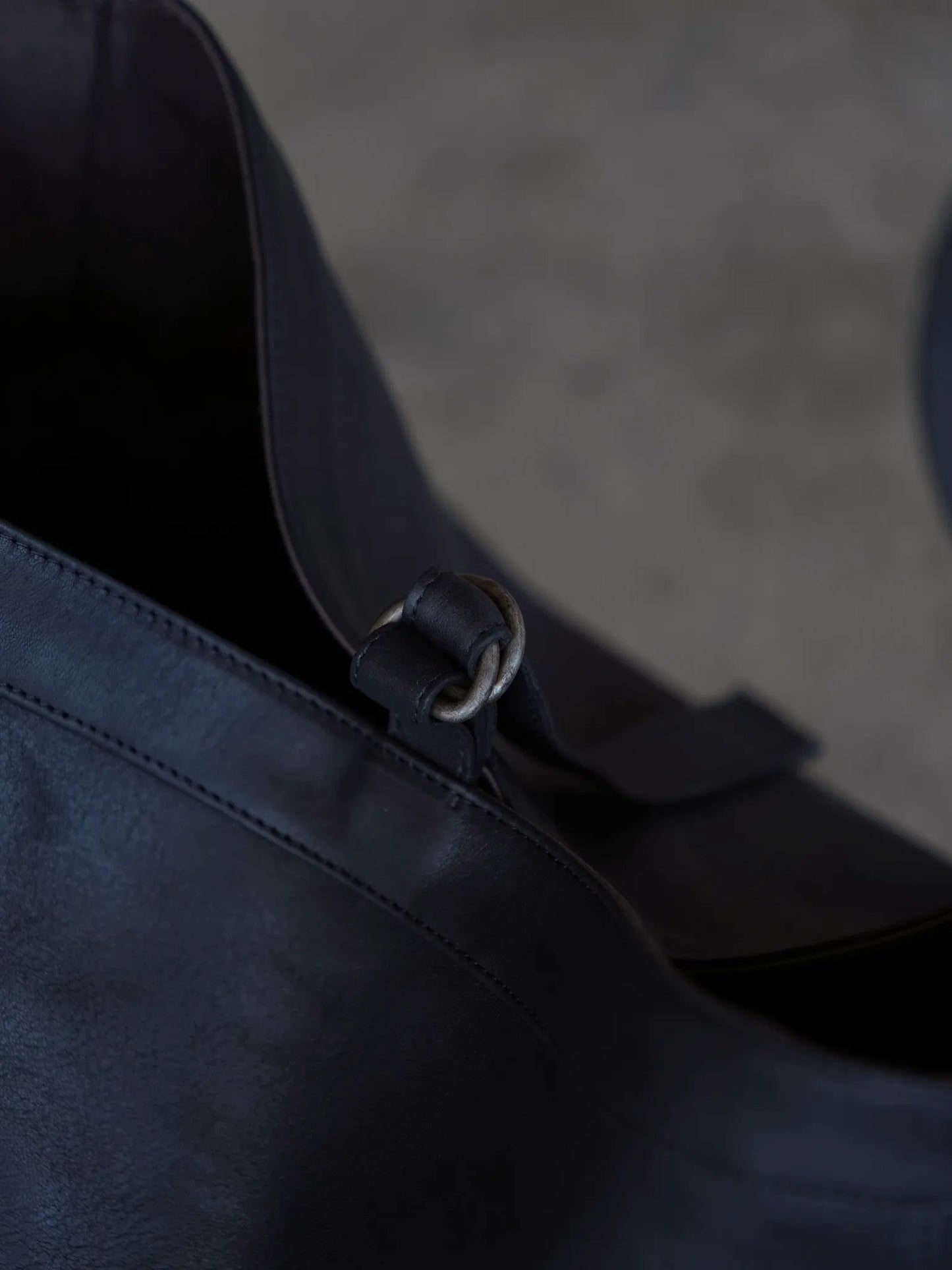 T.T | LOT.018 NEWSBOY BAG SMALL  Black Leather
