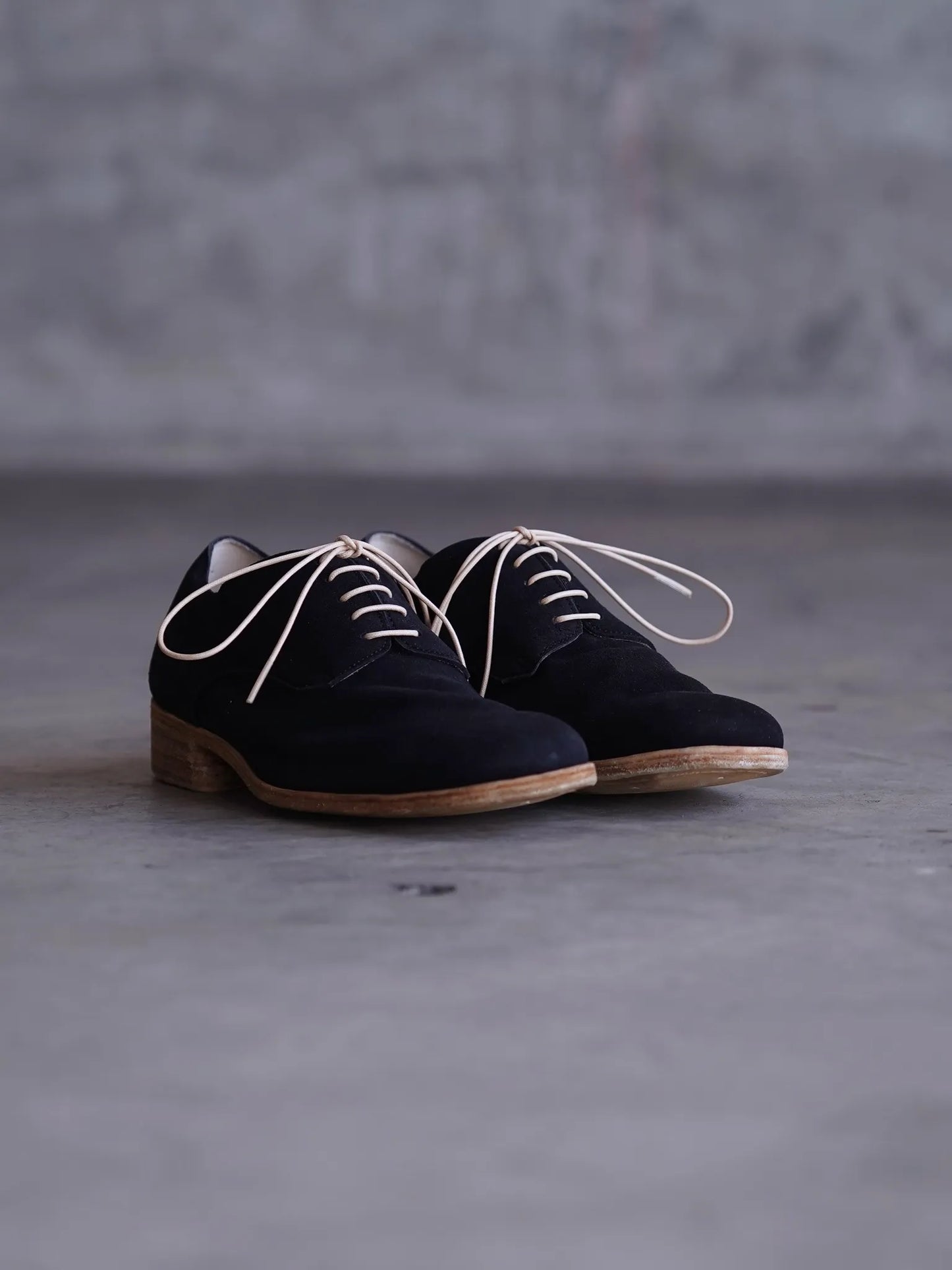 PETROSOLAUM | stone derby [ai mud dye washed deer suede] BLACK
