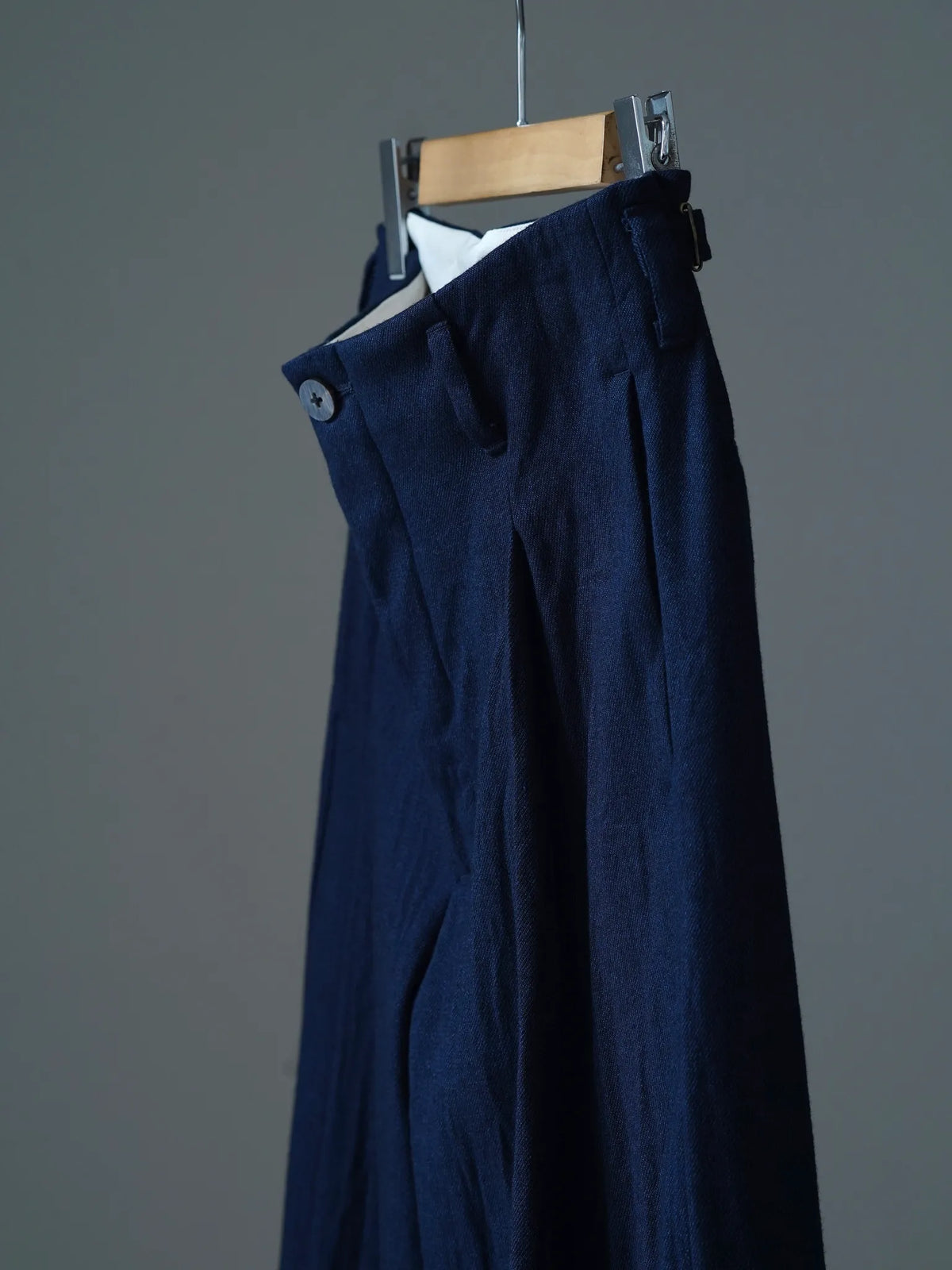 calmlence | SINGLE PLEATED WIDE STRAIGHT IND