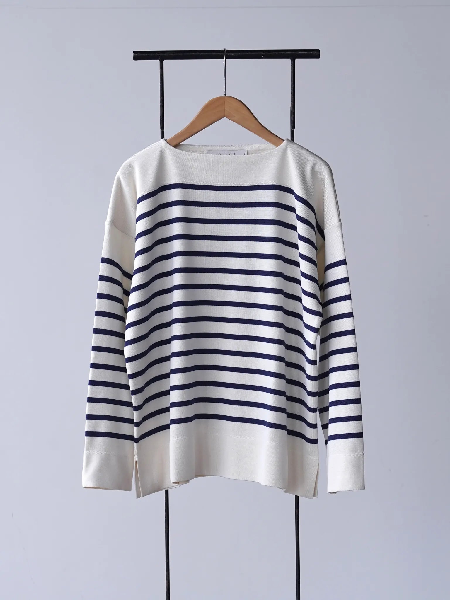 olde-h-daughter-silk-heavy-weight-plain-stitches-knitting-p-o-off-navy-2