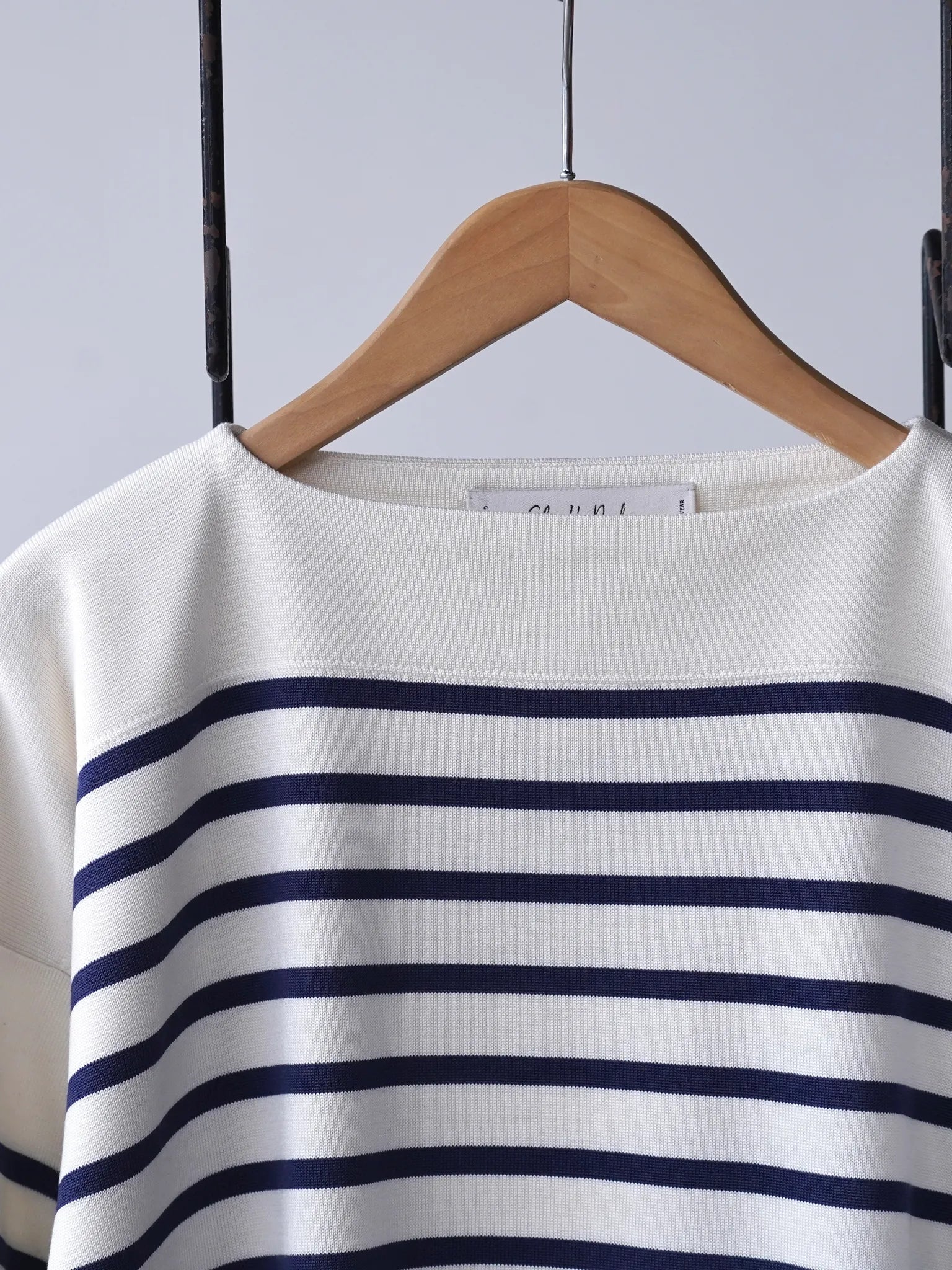 olde-h-daughter-silk-heavy-weight-plain-stitches-knitting-p-o-off-navy-3