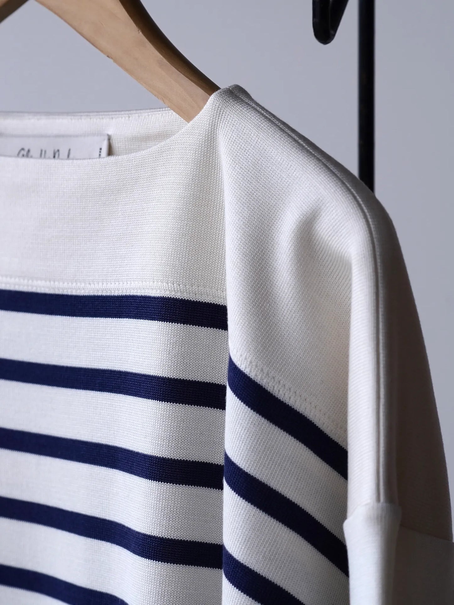 olde-h-daughter-silk-heavy-weight-plain-stitches-knitting-p-o-off-navy-4