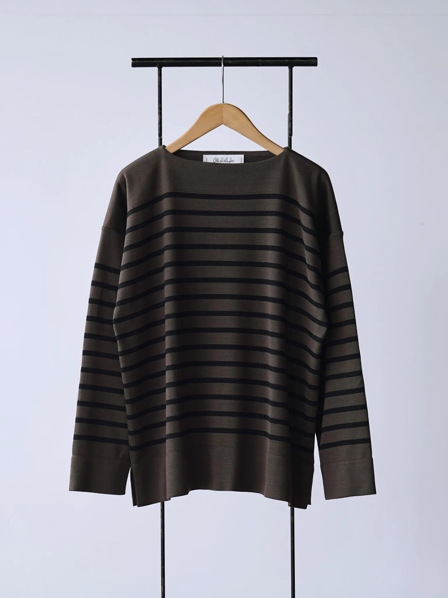 olde-h-daughter-silk-heavy-weight-plain-stitches-knitting-p-o-brown-black-2