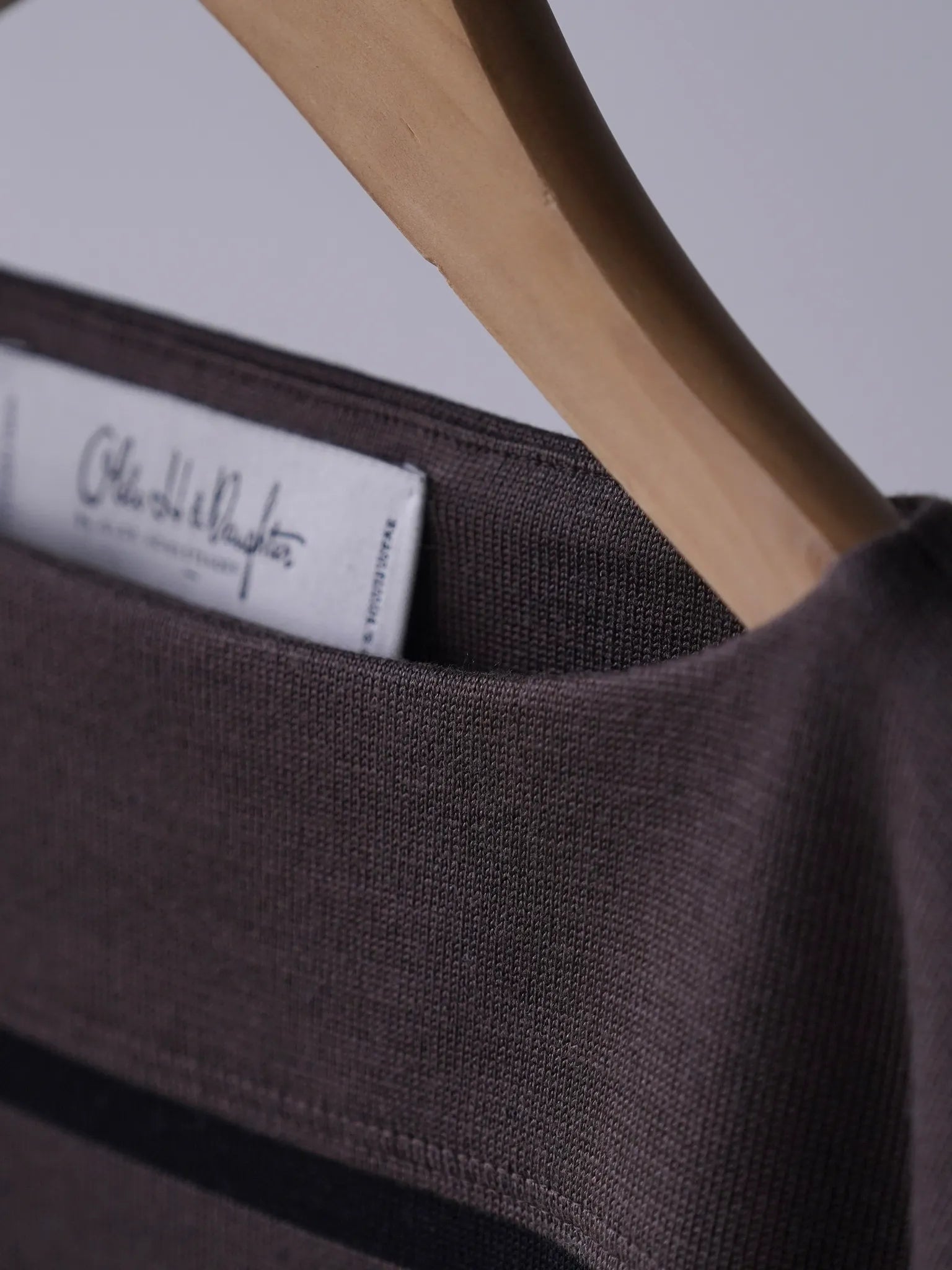 olde-h-daughter-silk-heavy-weight-plain-stitches-knitting-p-o-brown-black-5