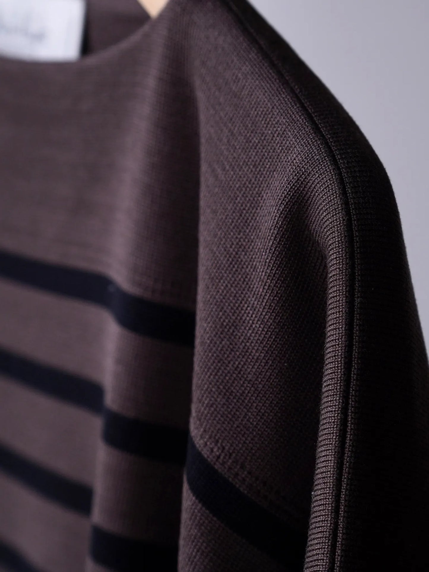 olde-h-daughter-silk-heavy-weight-plain-stitches-knitting-p-o-brown-black-6