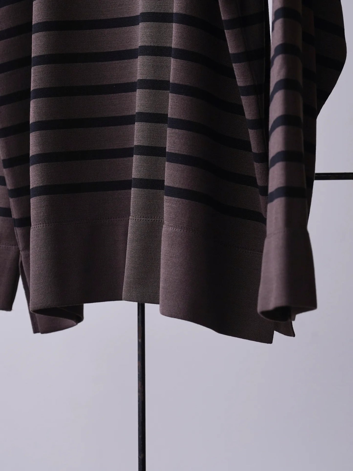 olde-h-daughter-silk-heavy-weight-plain-stitches-knitting-p-o-brown-black-7