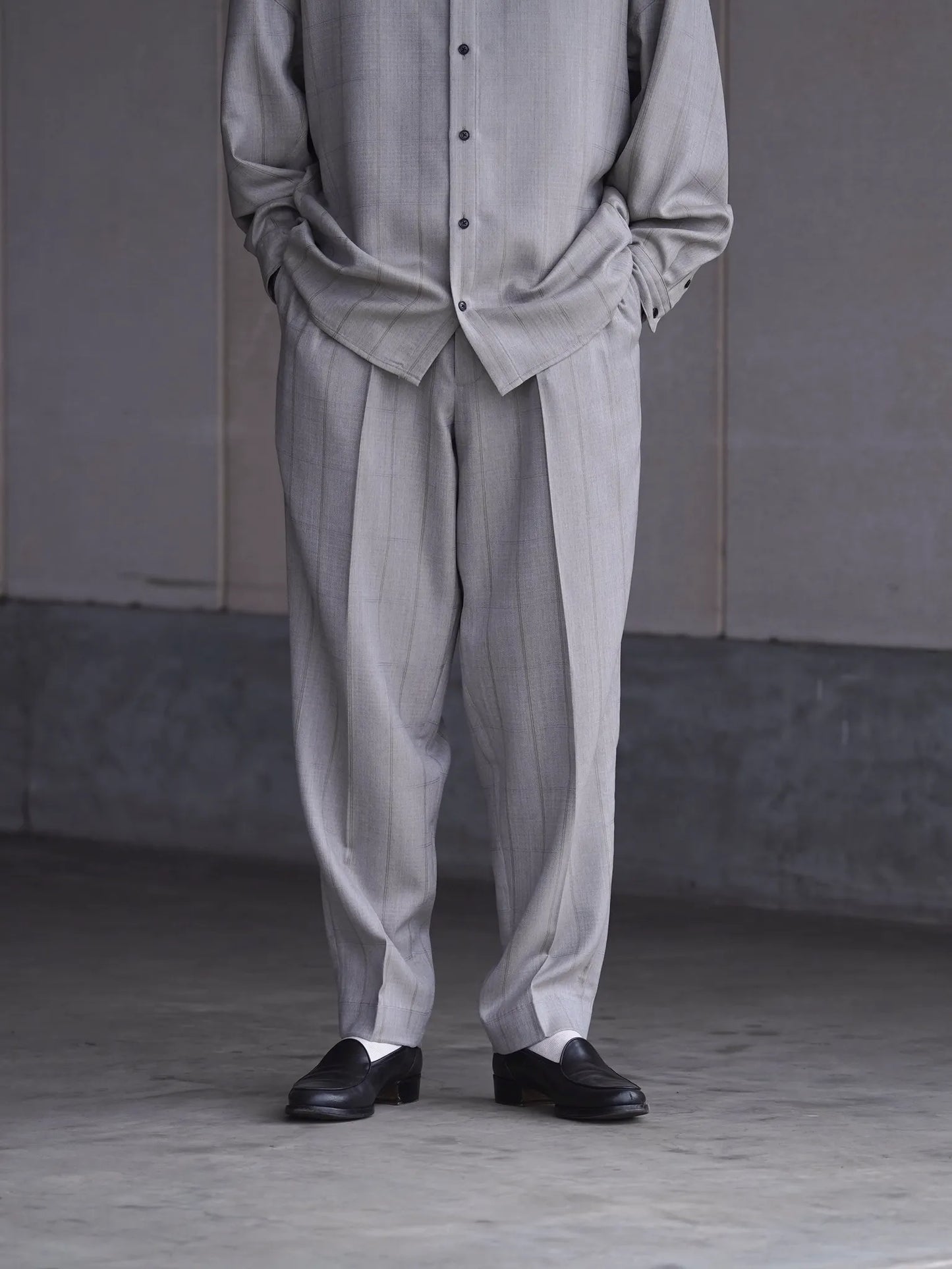 nonnotte | 2-Tuck Wide Tapered Trousers Clay Mist