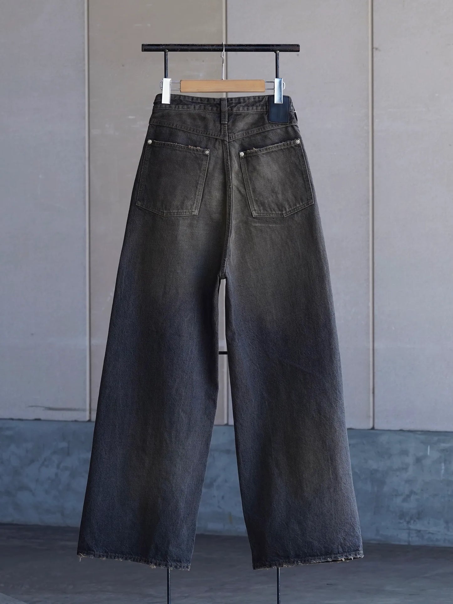 daisuke tanabe | coffee black denim trousers_dstryd destroyed