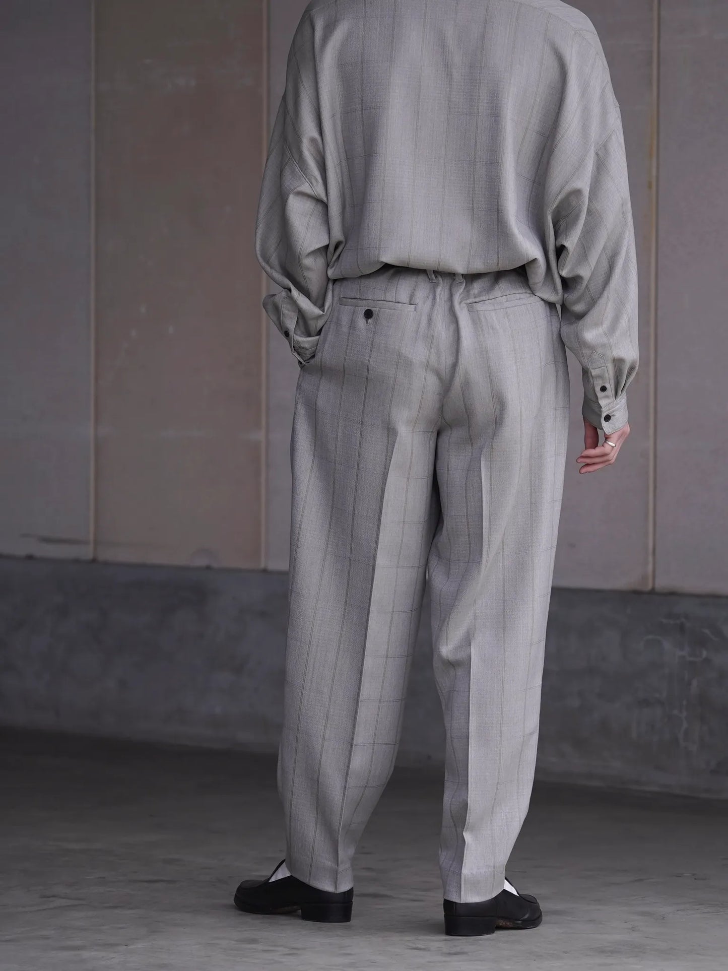 nonnotte | 2-Tuck Wide Tapered Trousers Clay Mist