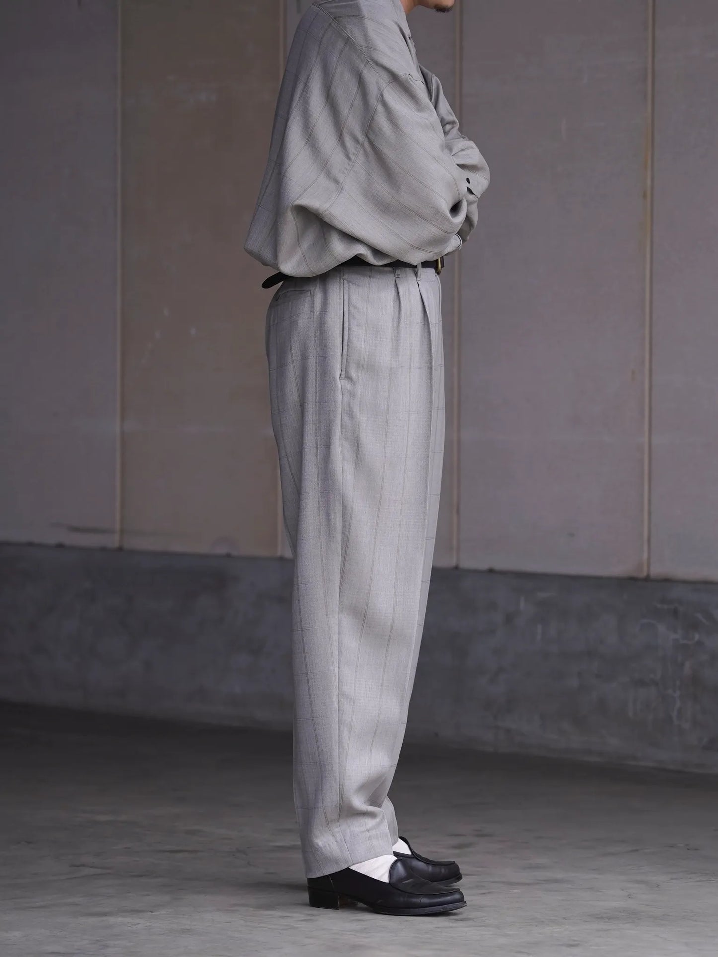 nonnotte | 2-Tuck Wide Tapered Trousers Clay Mist