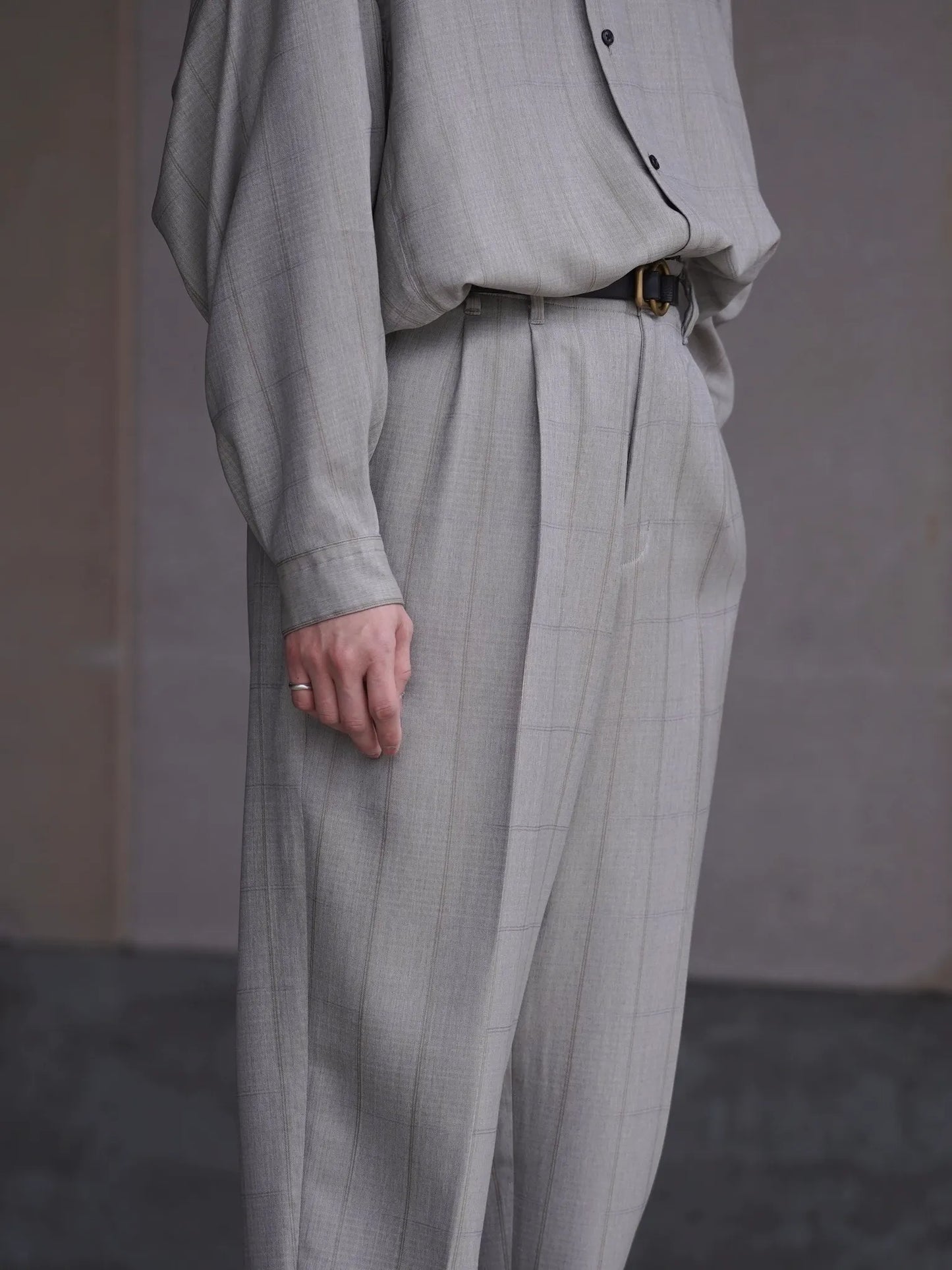 nonnotte | 2-Tuck Wide Tapered Trousers Clay Mist