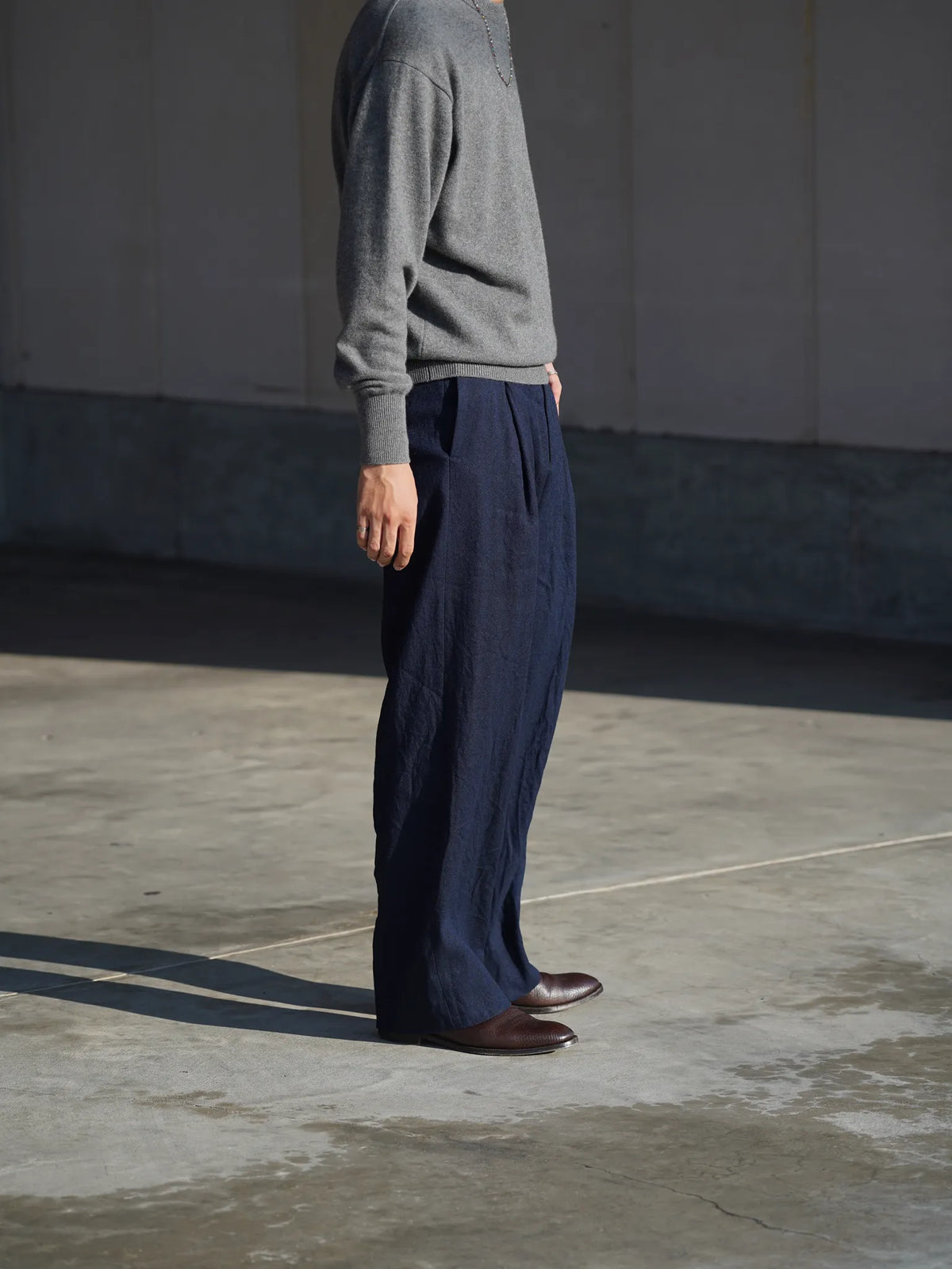 calmlence | SINGLE PLEATED WIDE STRAIGHT IND