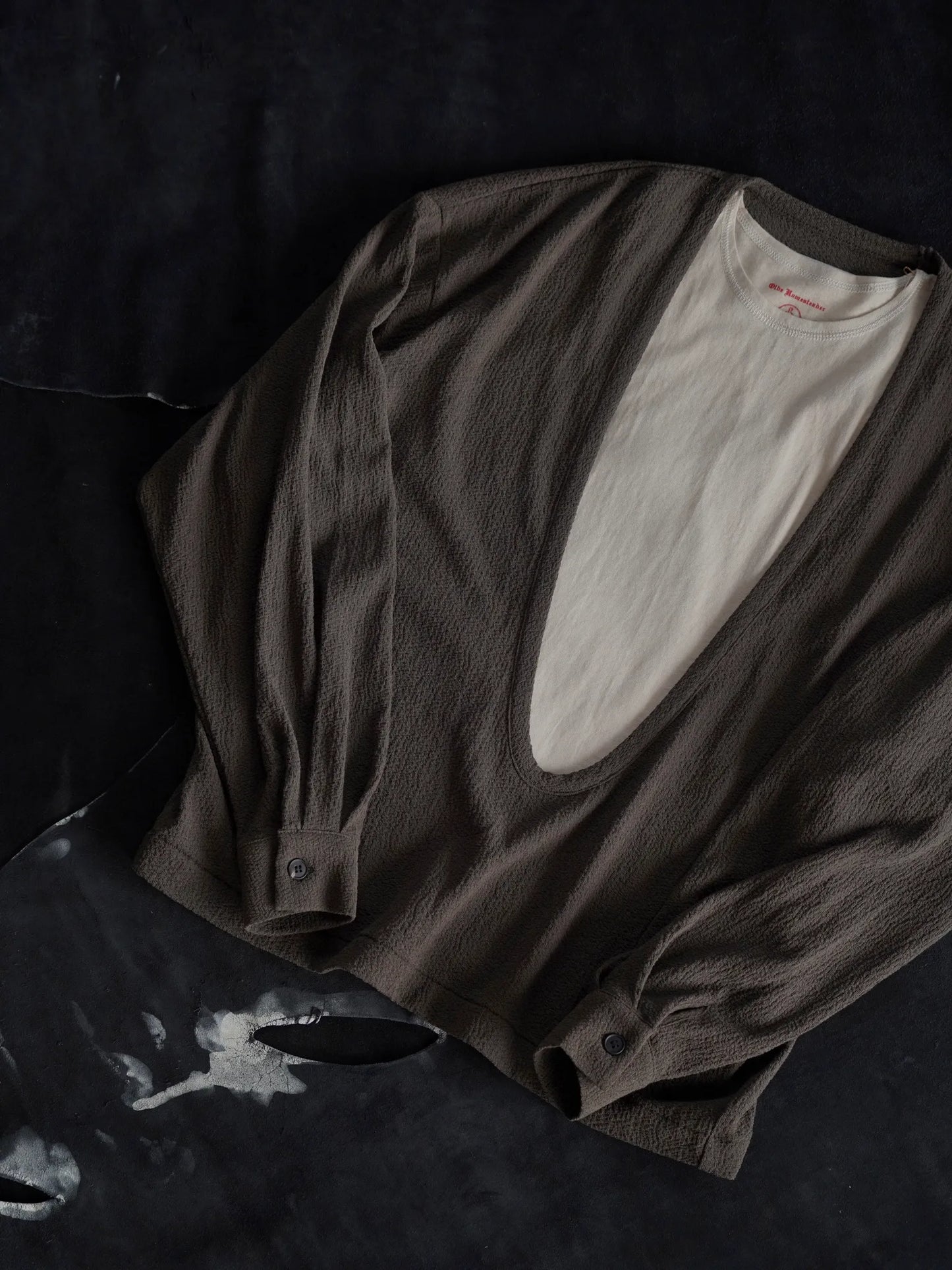 nonnotte-drape-u-pullover-with-cuff-sleeve-khaki-7