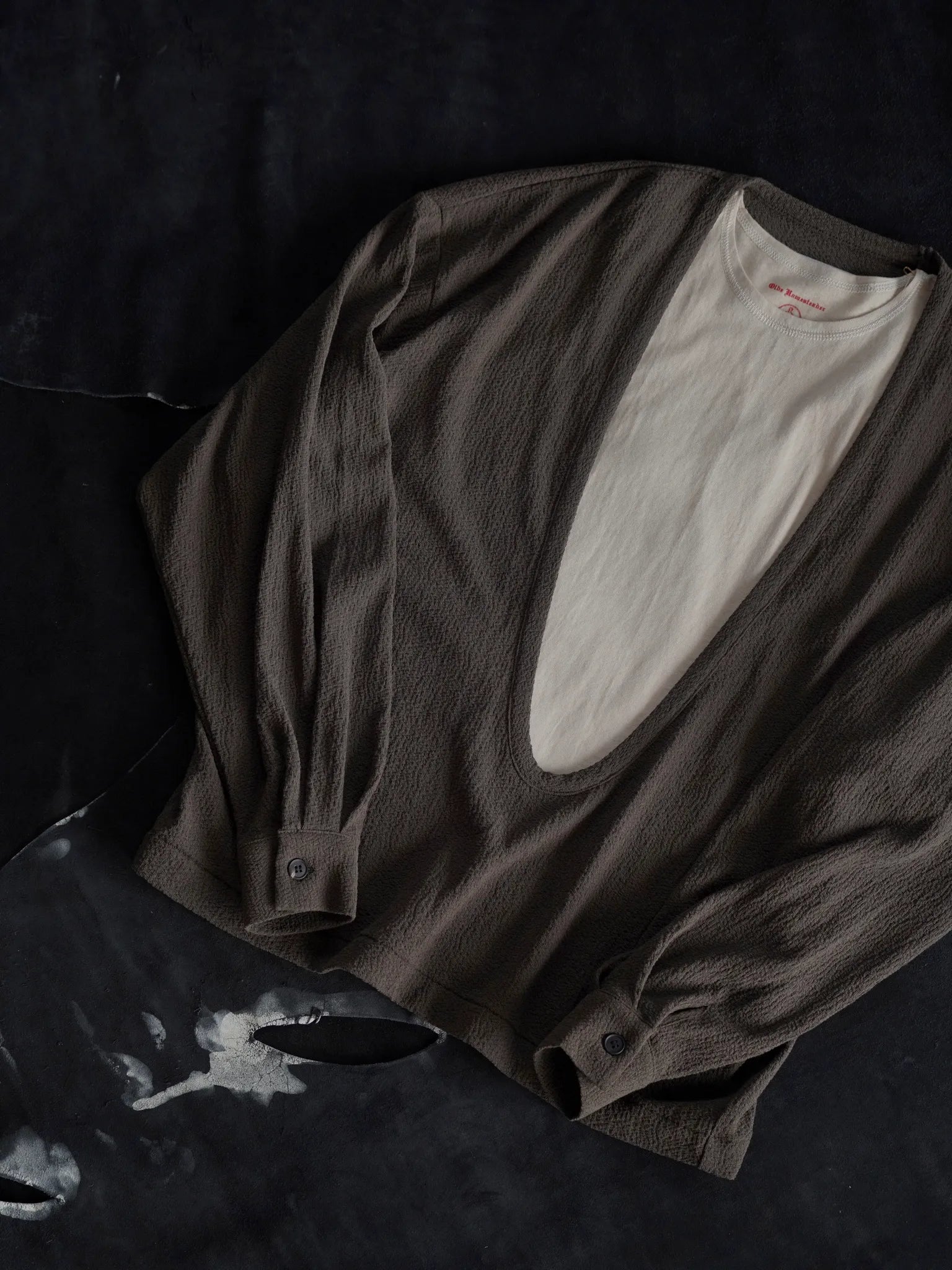 nonnotte-drape-u-pullover-with-cuff-sleeve-khaki-7