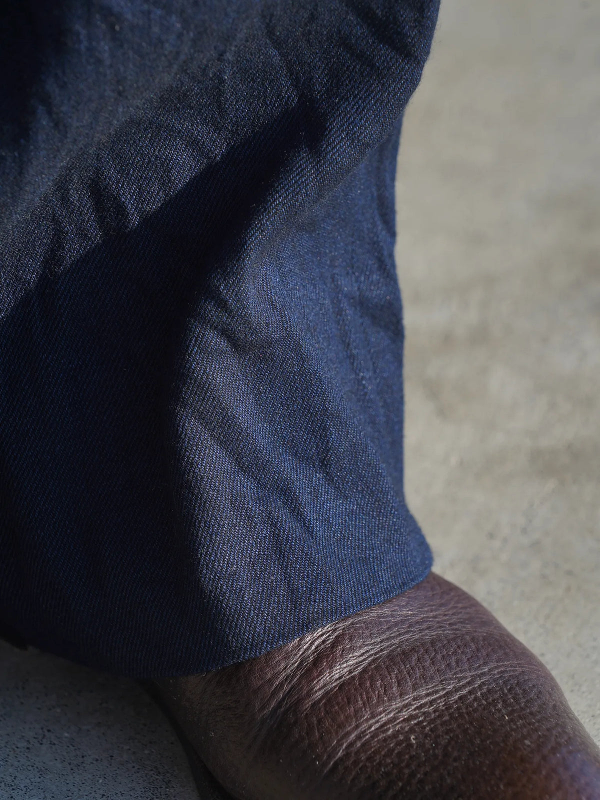 calmlence | SINGLE PLEATED WIDE STRAIGHT IND