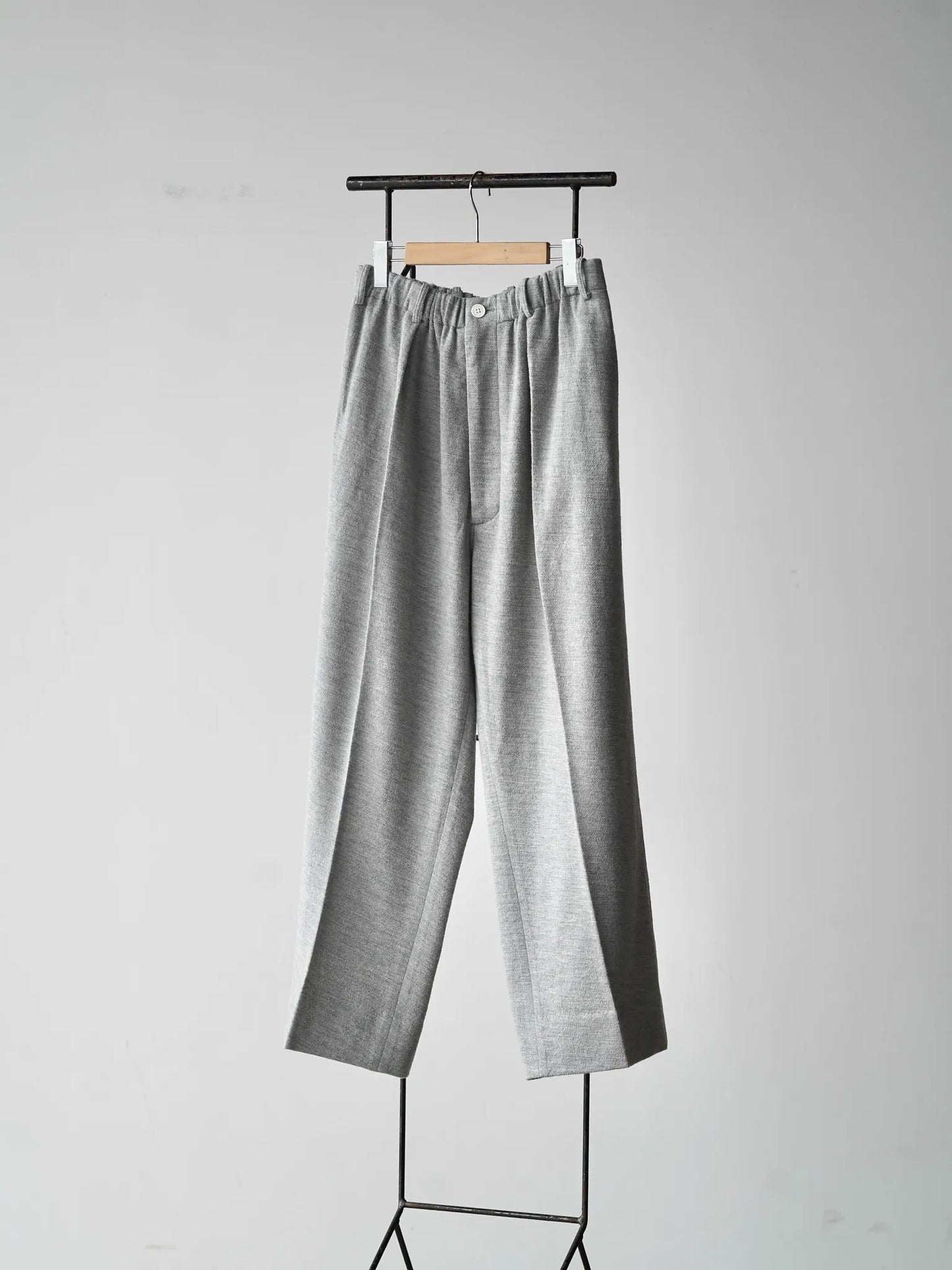 nonnotte | Elastic In-Tuck Wide Tapered Trousers Toasted Oatmeal