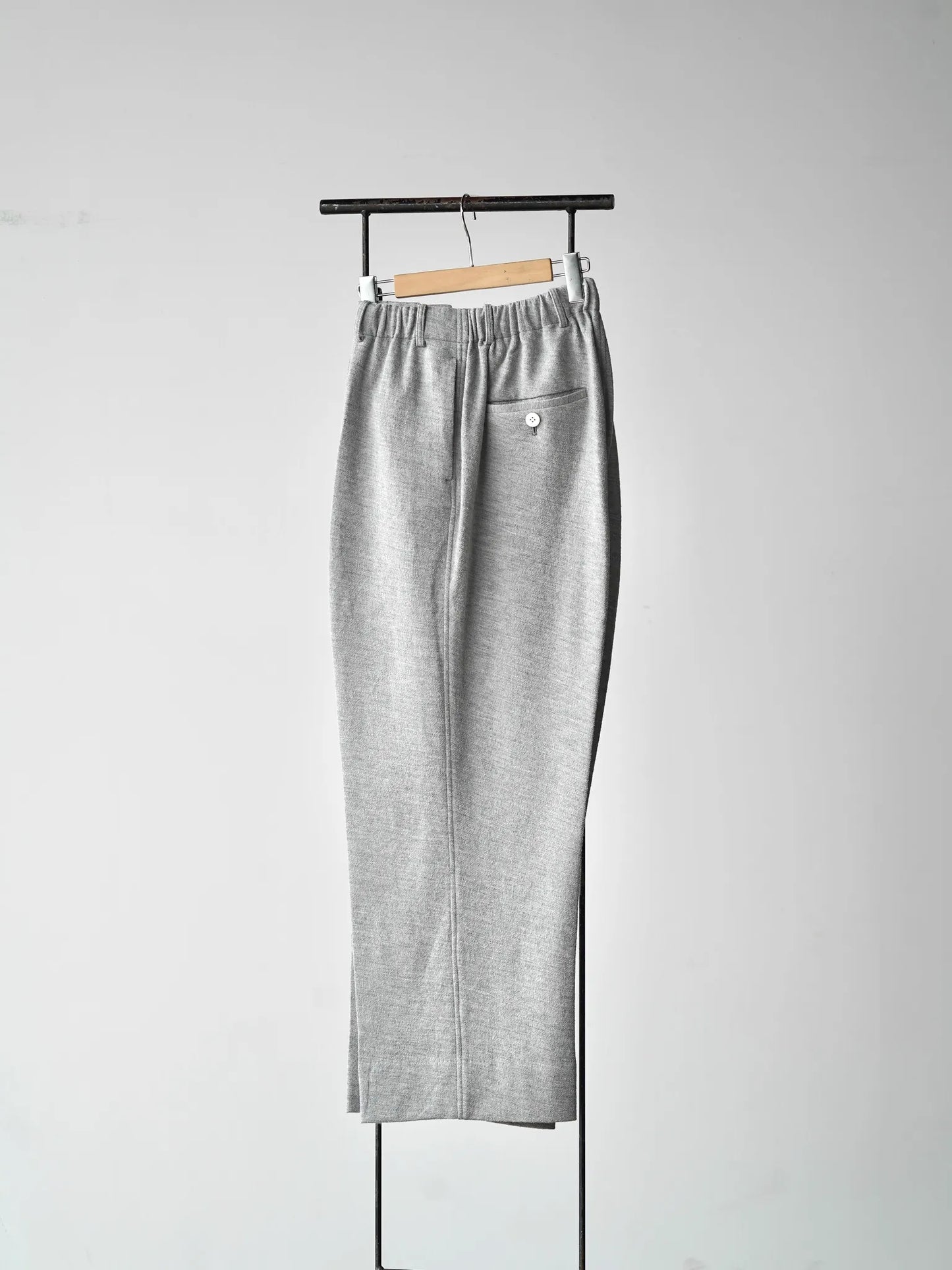 nonnotte | Elastic In-Tuck Wide Tapered Trousers Toasted Oatmeal
