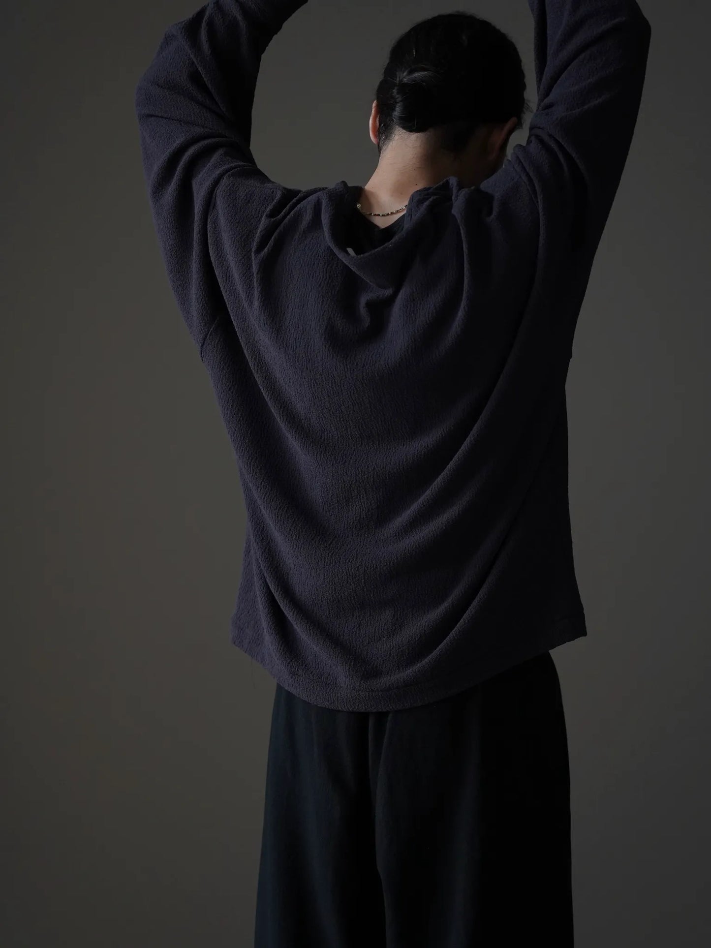 nonnotte-drape-u-pullover-with-cuff-sleeve-inkshade-5
