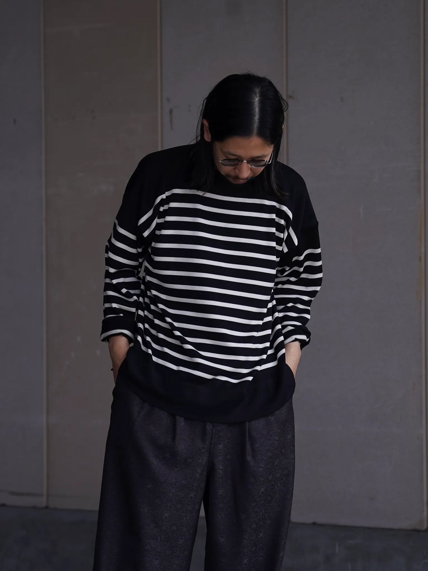 olde-h-daughter-silk-heavy-weight-plain-stitches-knitting-p-o-black-ivory-8