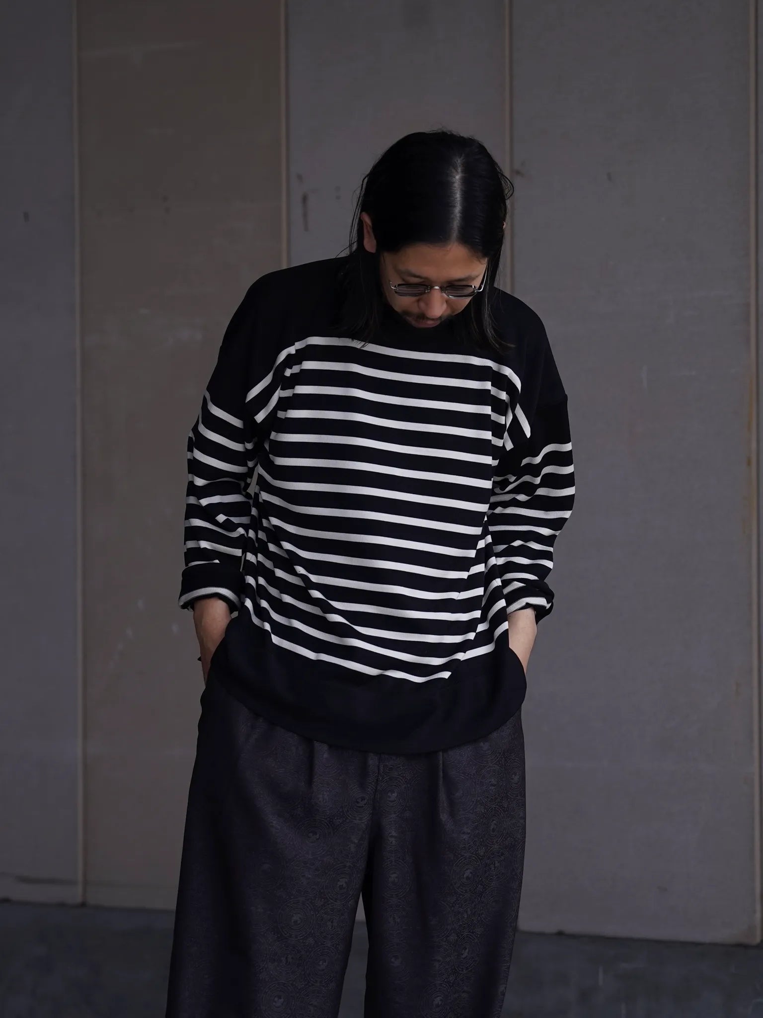 olde-h-daughter-silk-heavy-weight-plain-stitches-knitting-p-o-black-ivory-8