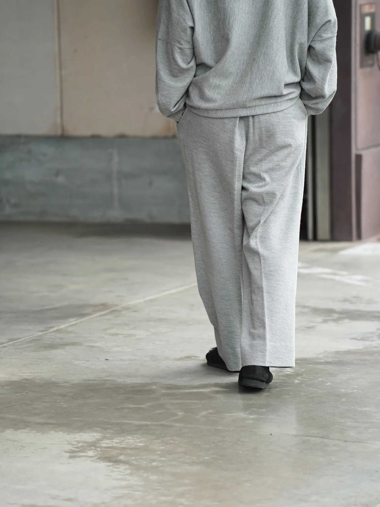 nonnotte | Elastic In-Tuck Wide Tapered Trousers Toasted Oatmeal