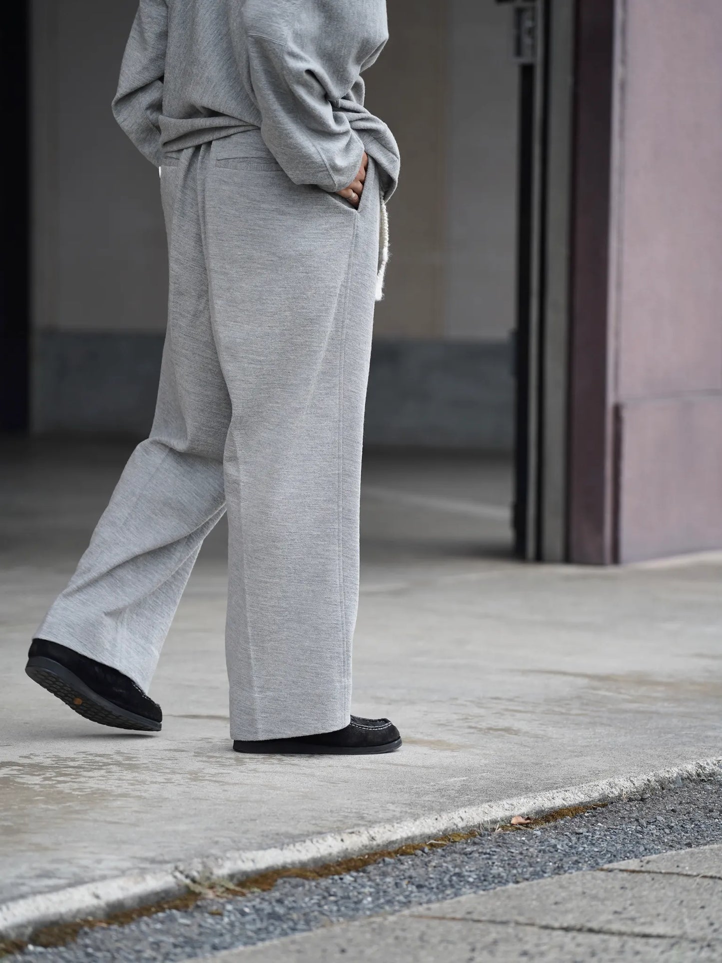 nonnotte | Elastic In-Tuck Wide Tapered Trousers Toasted Oatmeal