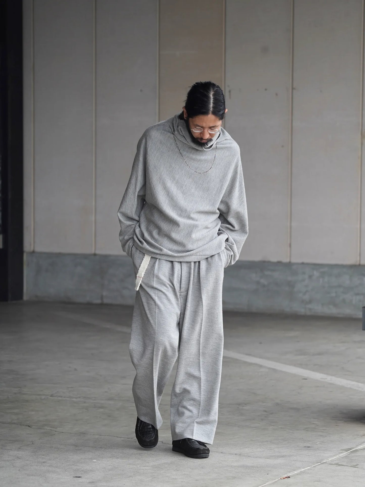 nonnotte | Elastic In-Tuck Wide Tapered Trousers Toasted Oatmeal