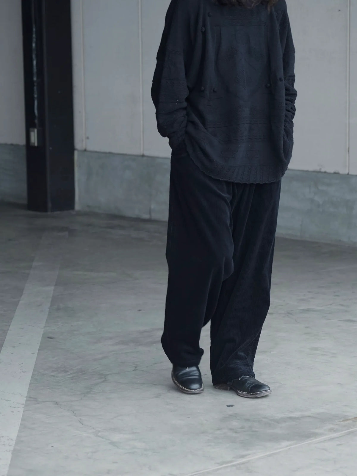 COMOLI | コーデュロイ ドローストリングパンツ BLACK