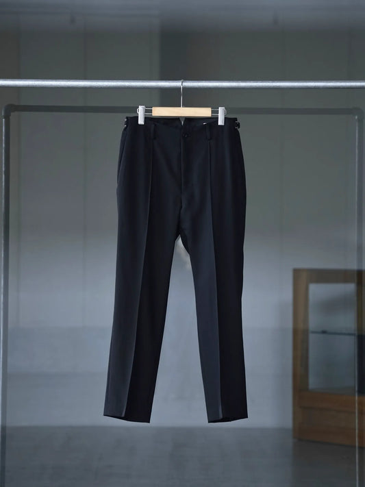 IRENISA | NO-TUCK SLIM TROUSERS BLACK