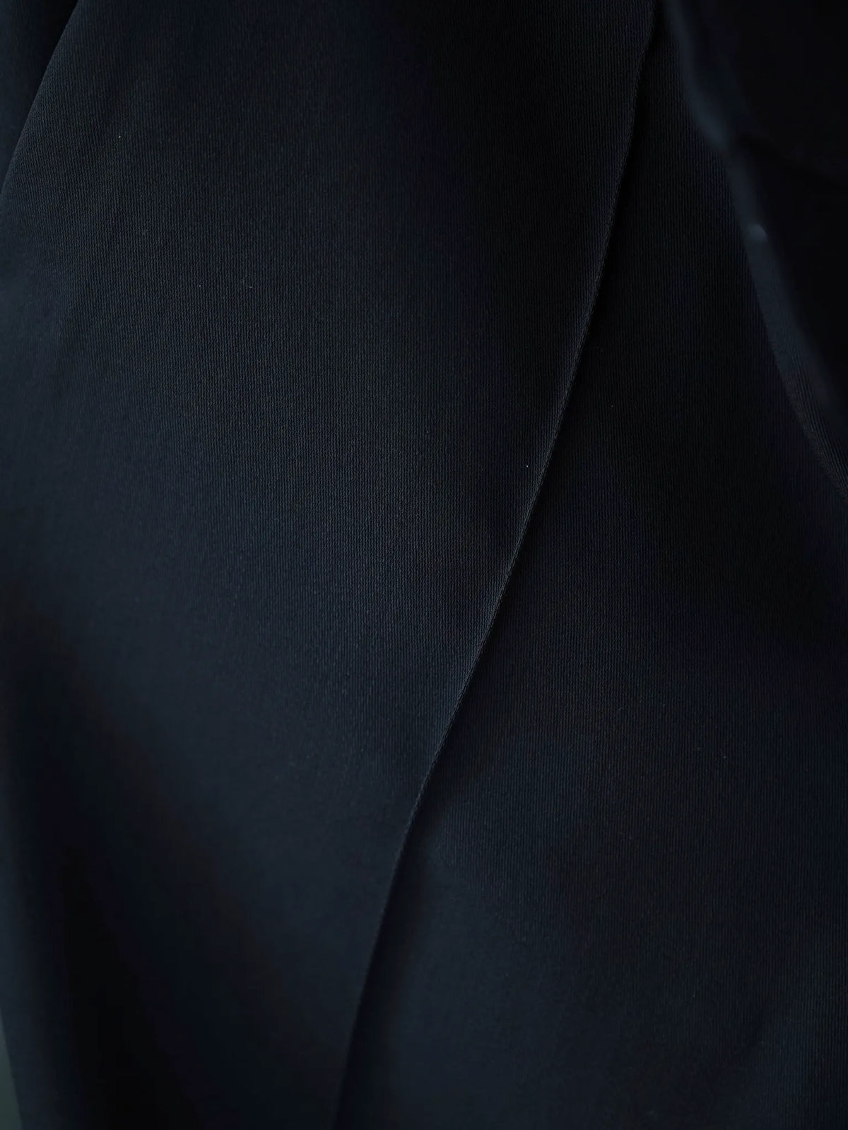 IRENISA | NO-TUCK SLIM TROUSERS BLACK