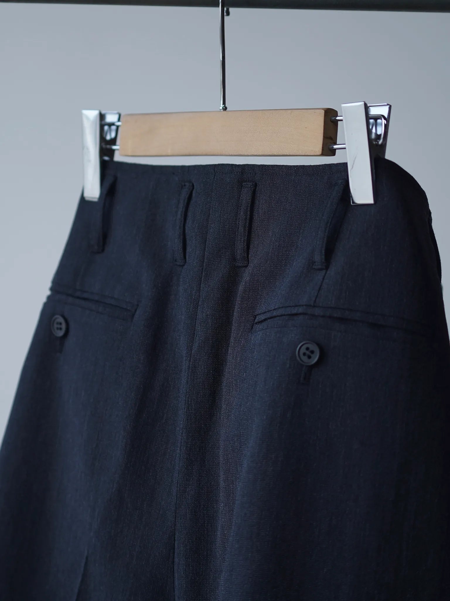 山内-ウール-和紙-サイドシームレスワンタックパンツ-charcoal-black-10